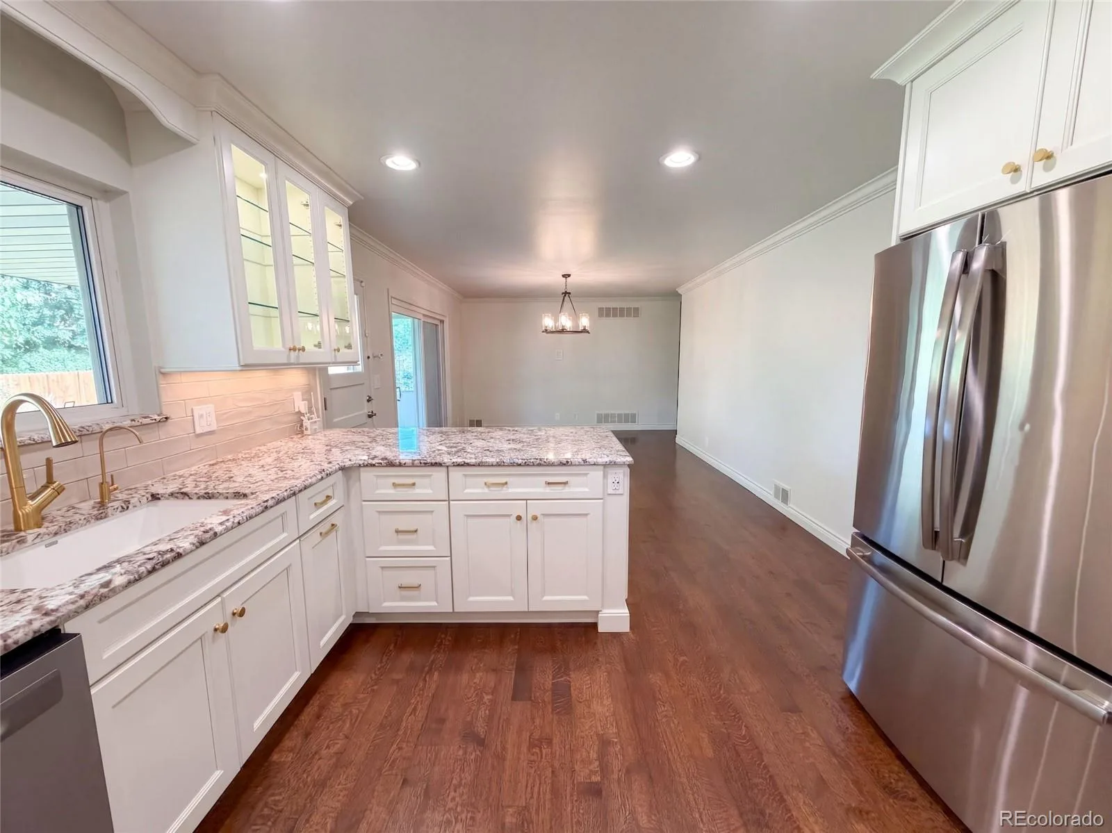 2145 E Columbia Place Denver CO 80210 | MLS #REC2152125 09232026093422 1600 12