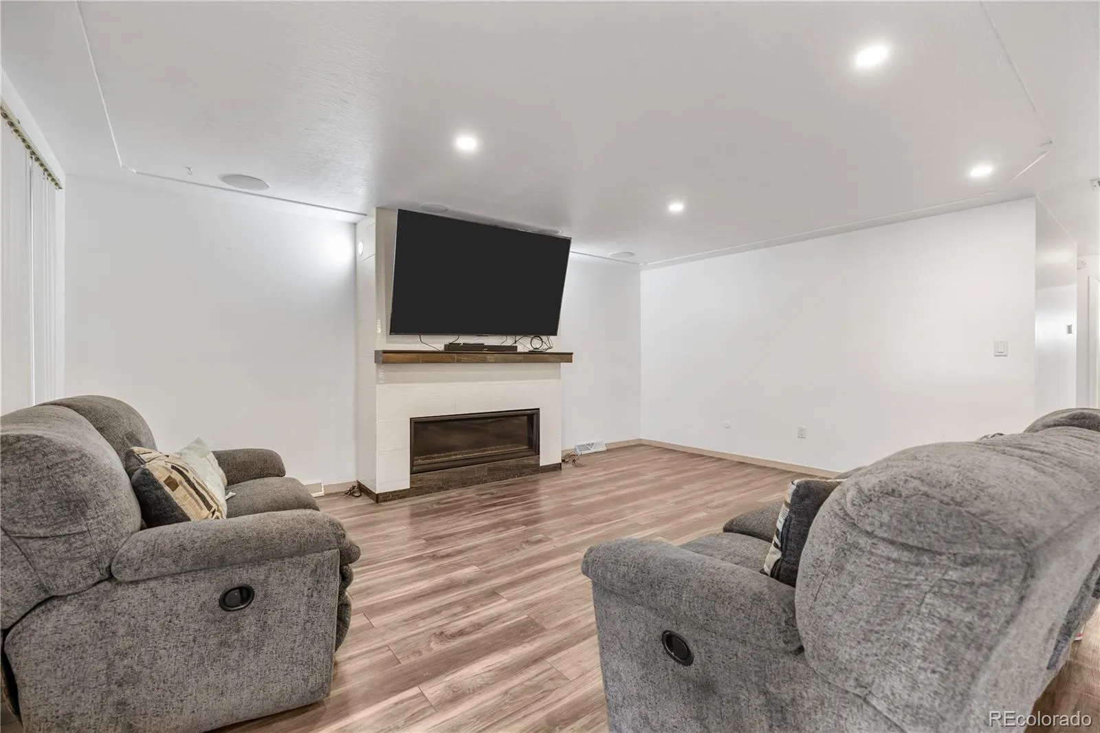 04112026180741 1600 3