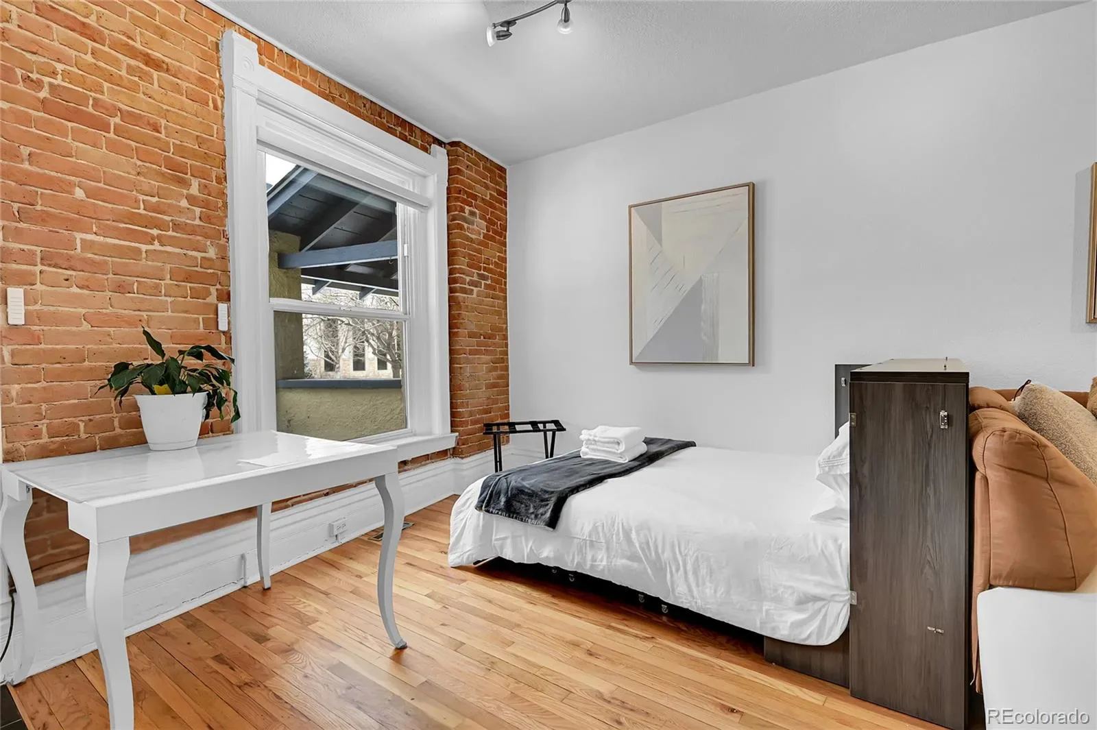 03272026220832 1600 11