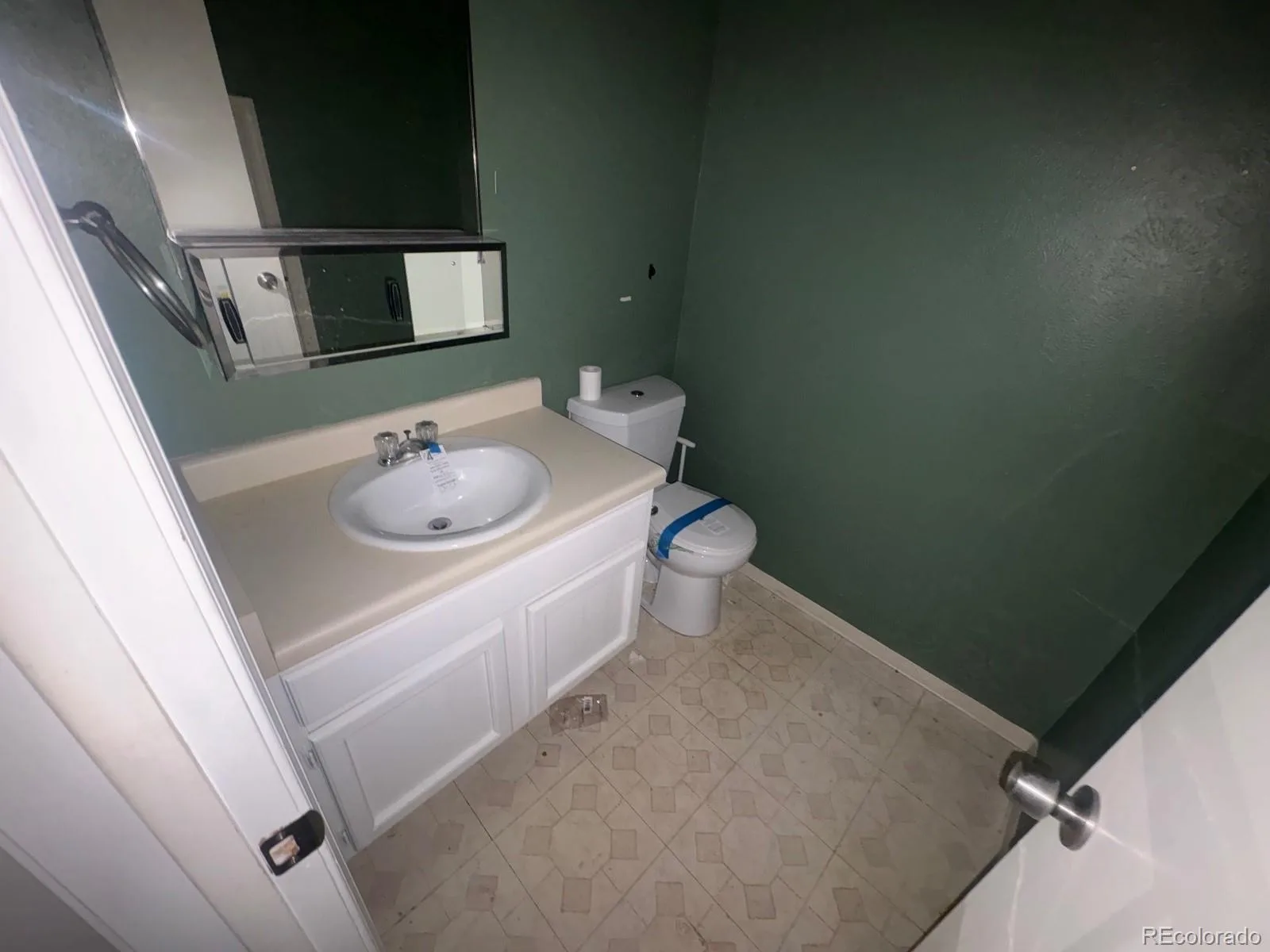 7665 E Eastman Avenue #204B Denver CO 80231 MLS #REC2157557 06022026144743 1600 5