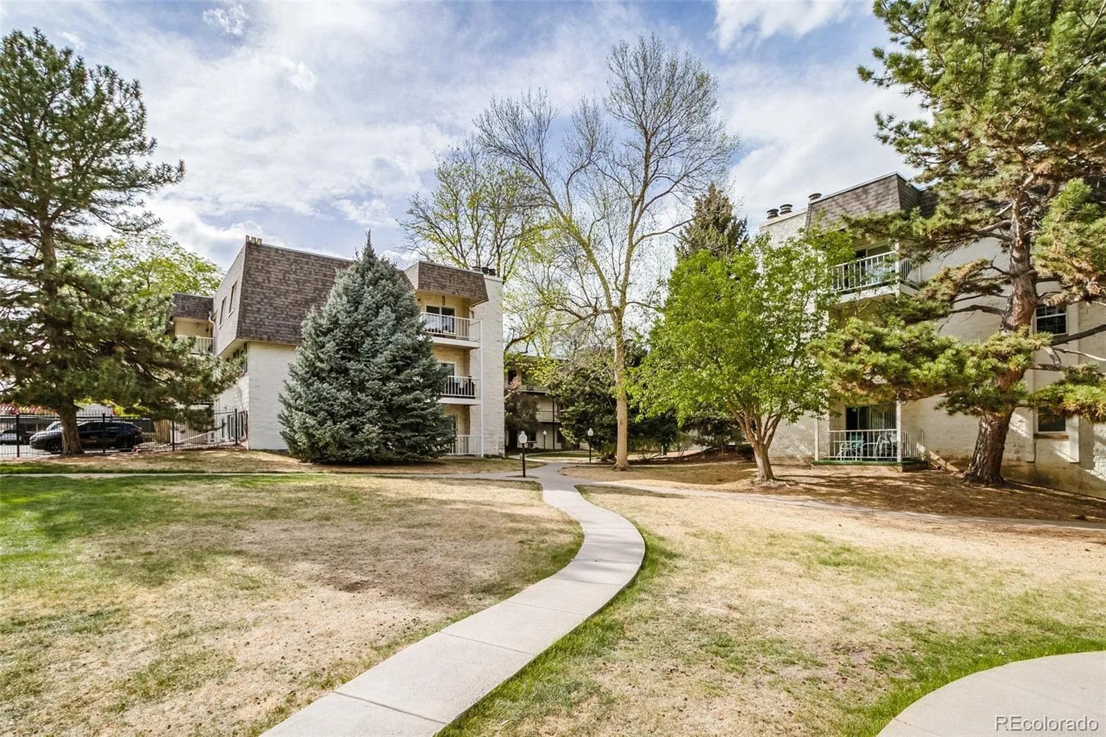 5770 E Warren Avenue #317 Denver CO 80222 MLS #REC2159329 04232026192643 1600 33