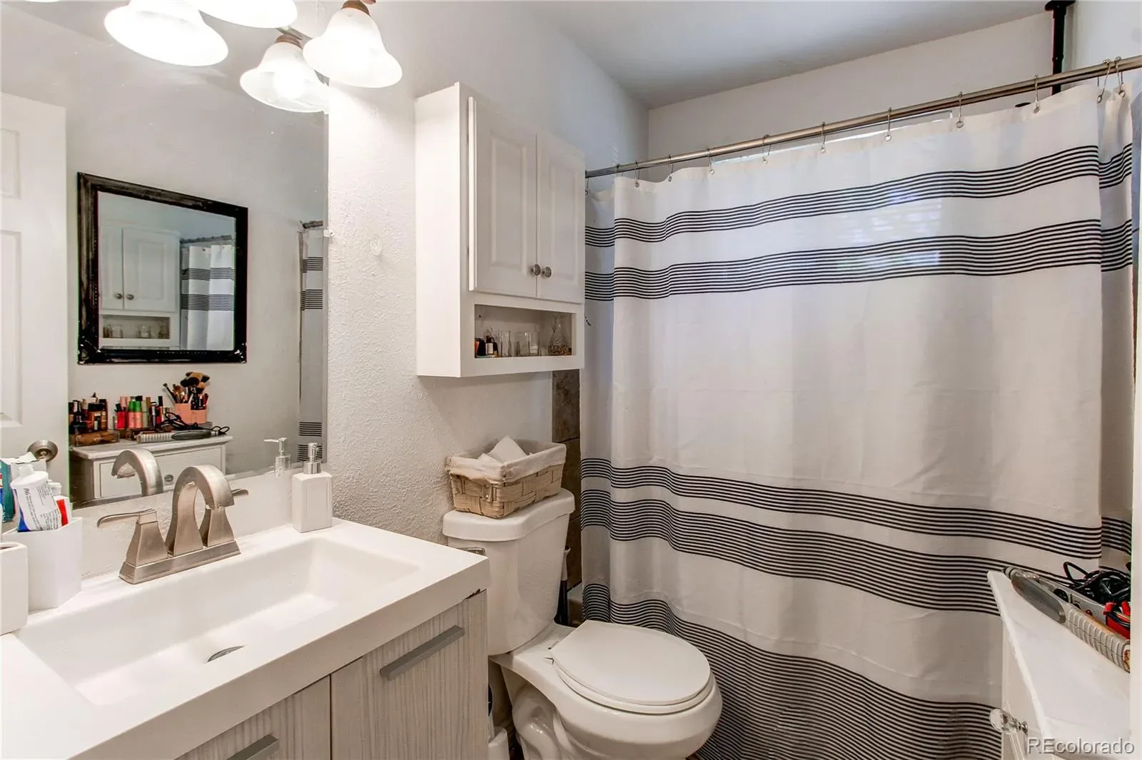 14200 E 22nd Place Aurora CO 80011 | MLS #REC2161589 03312026002607 1600 9