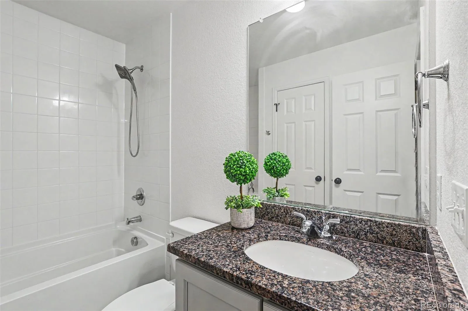 4403 N Picadilly Court Aurora CO 80019 MLS #REC2162200 05062026194213 1600 12