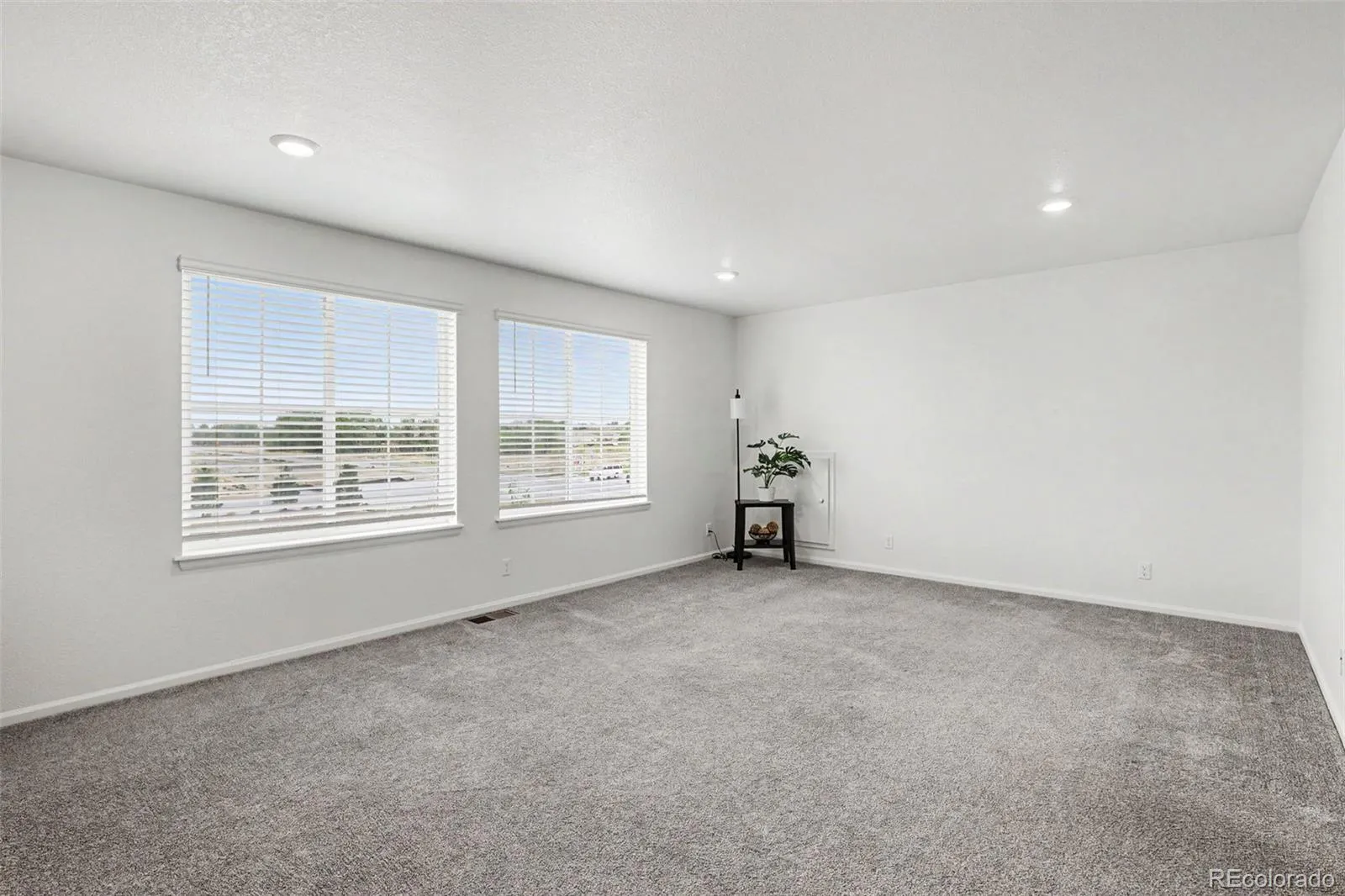 4403 N Picadilly Court Aurora CO 80019 MLS #REC2162200 05062026194213 1600 14