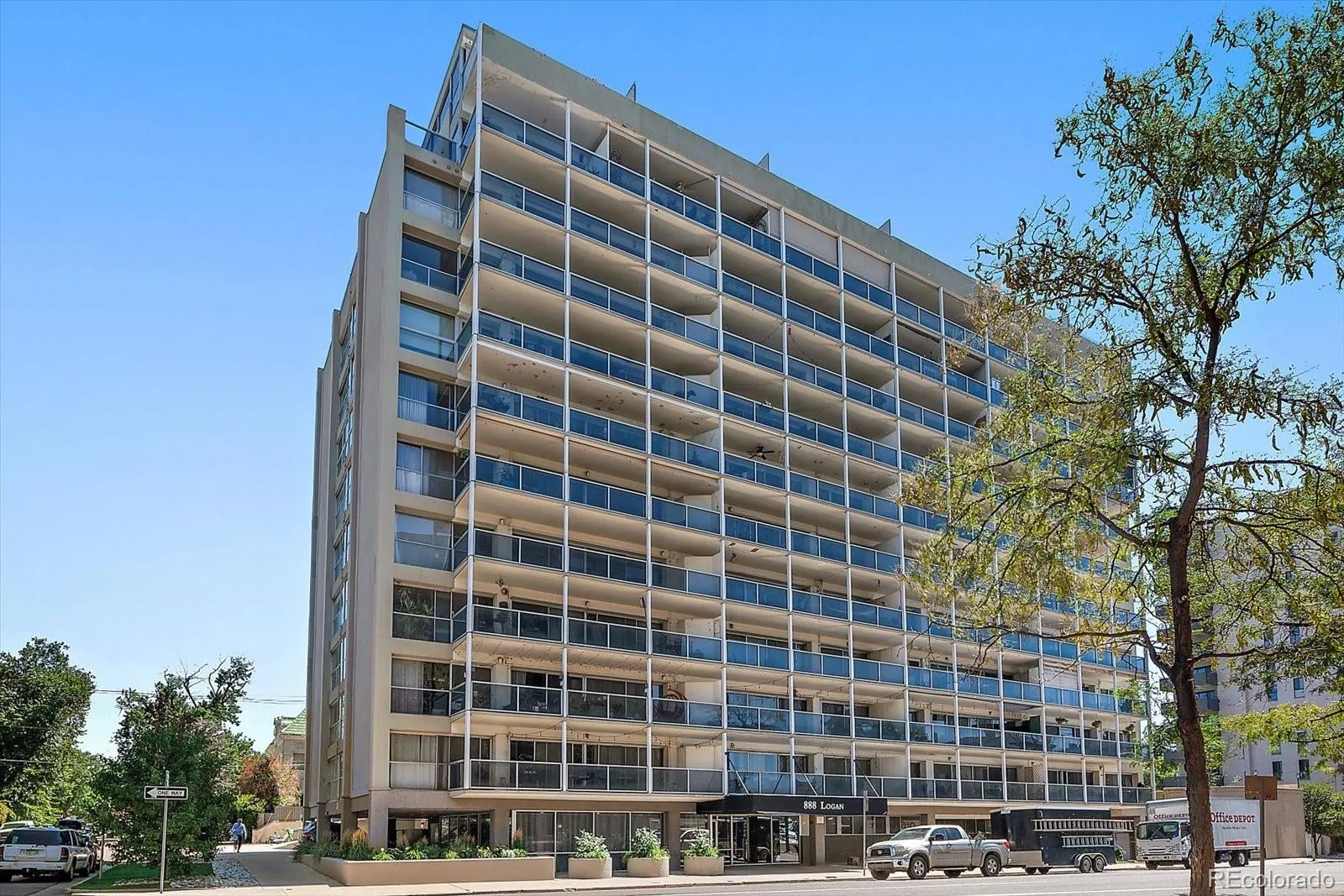 888 N Logan Street #4F Denver CO 80203 MLS #REC2167731 05032026173621 1600 20