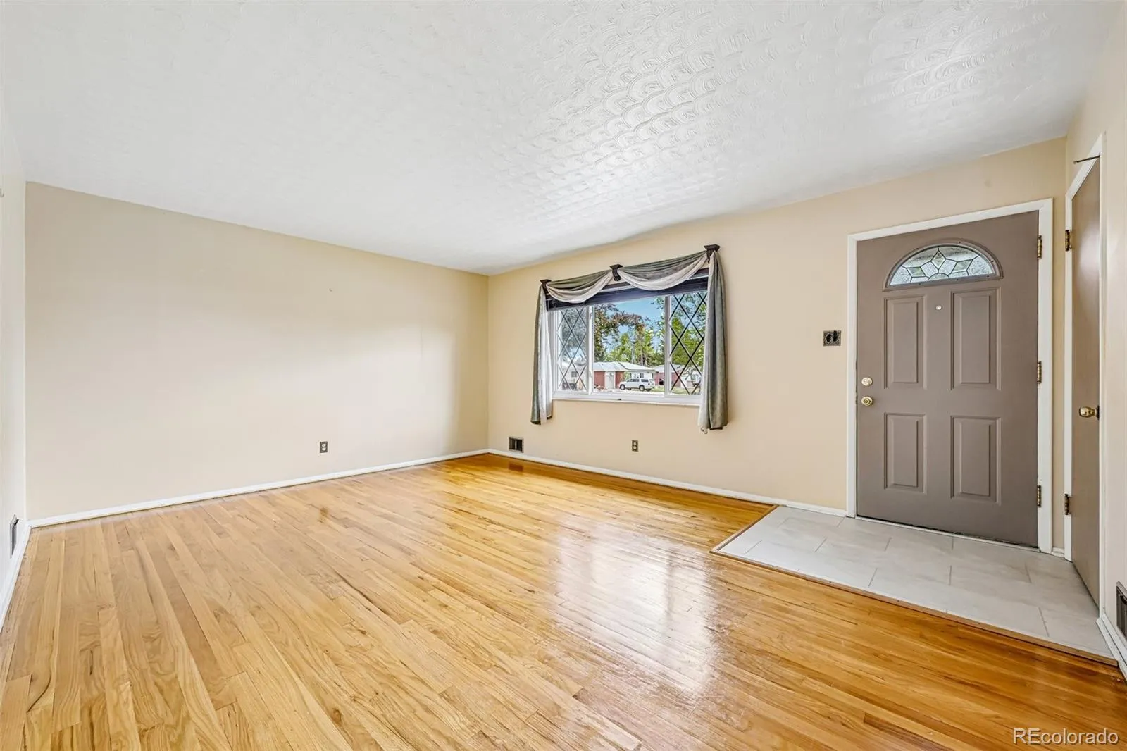 10209 W 68th Avenue Arvada CO 80004 MLS #REC2168472 05092026025836 1600 6