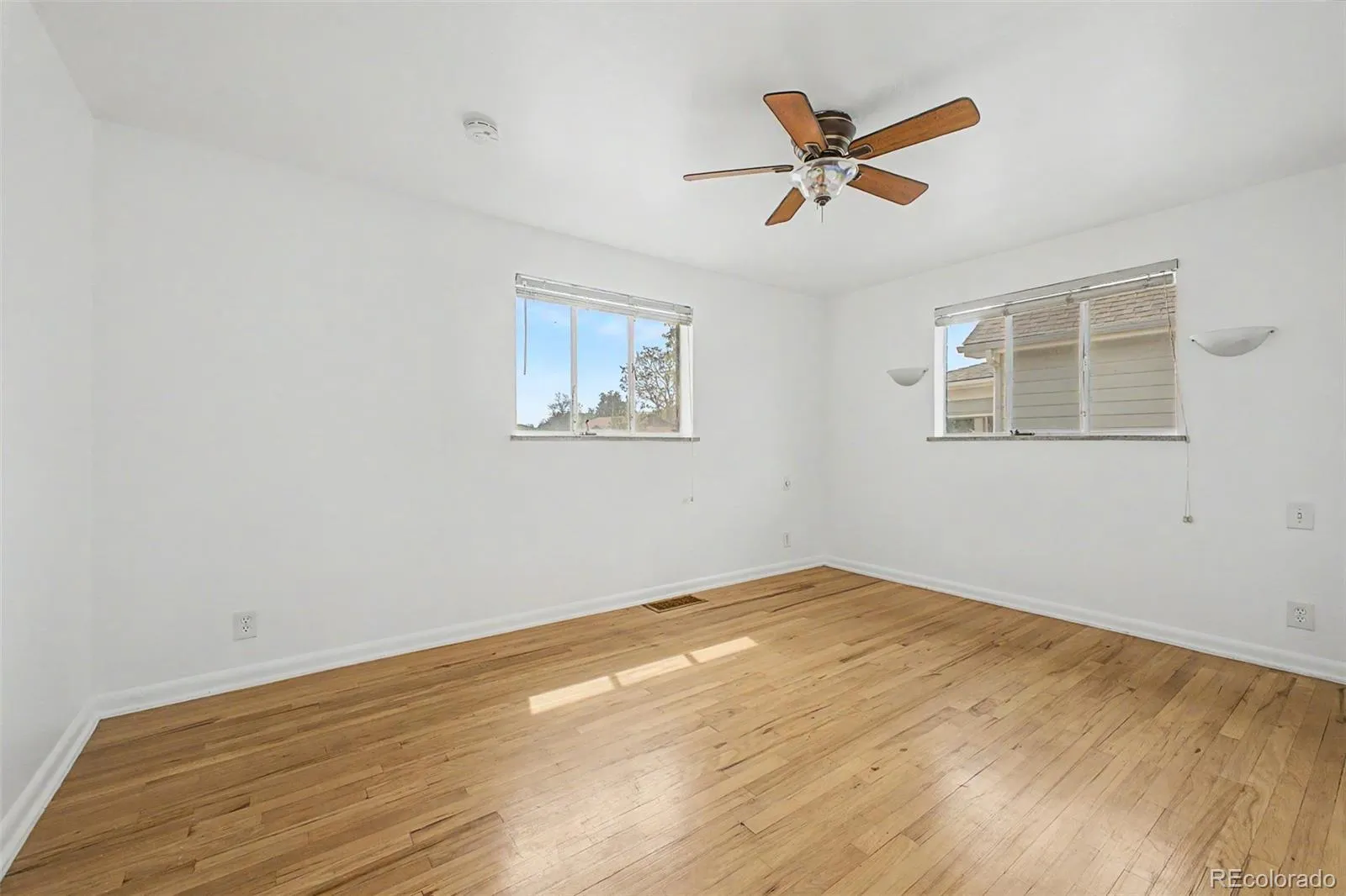 35 S Meade Street Denver CO 80219 MLS #REC2169441 05282026014104 1600 12