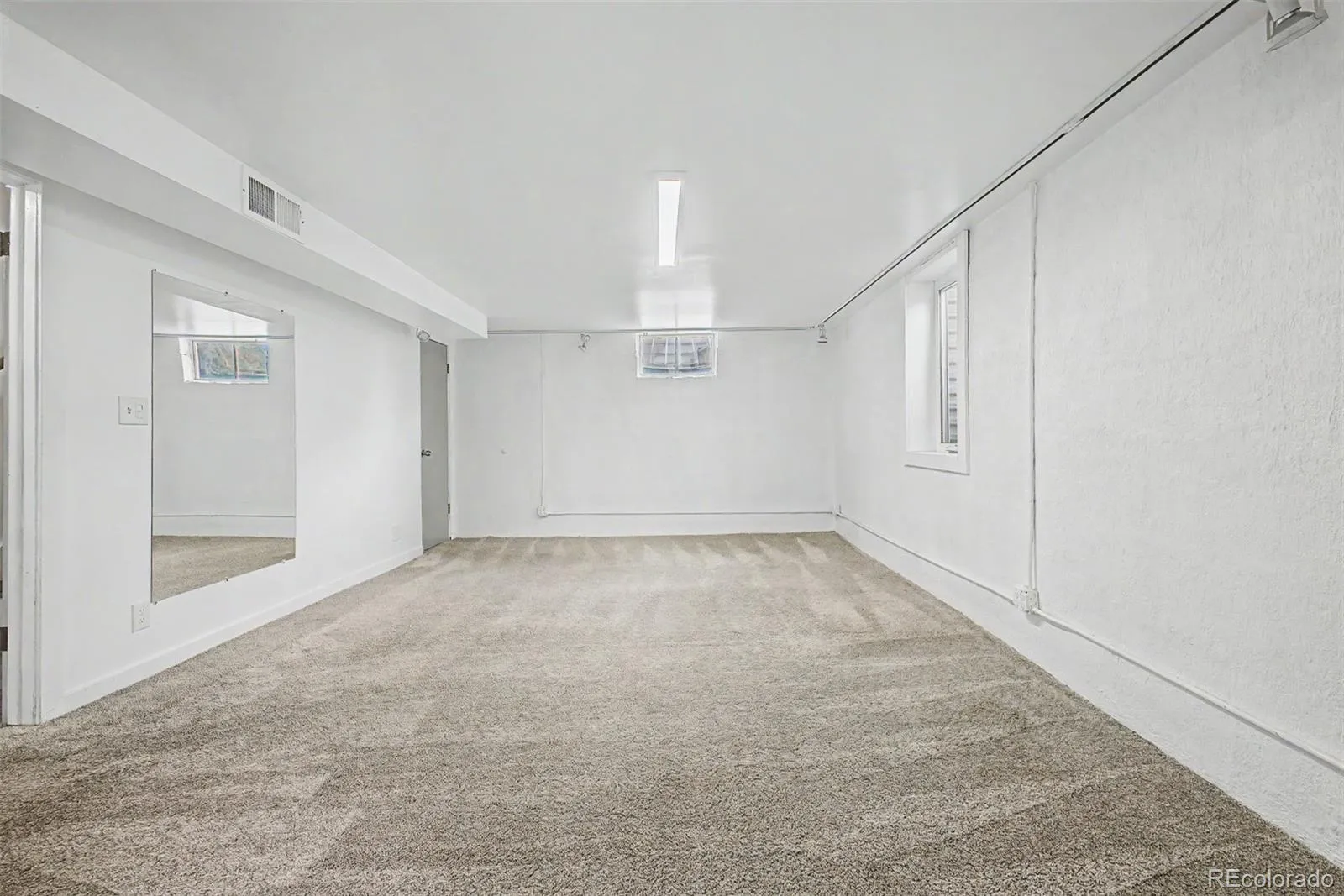 35 S Meade Street Denver CO 80219 MLS #REC2169441 05282026014104 1600 19
