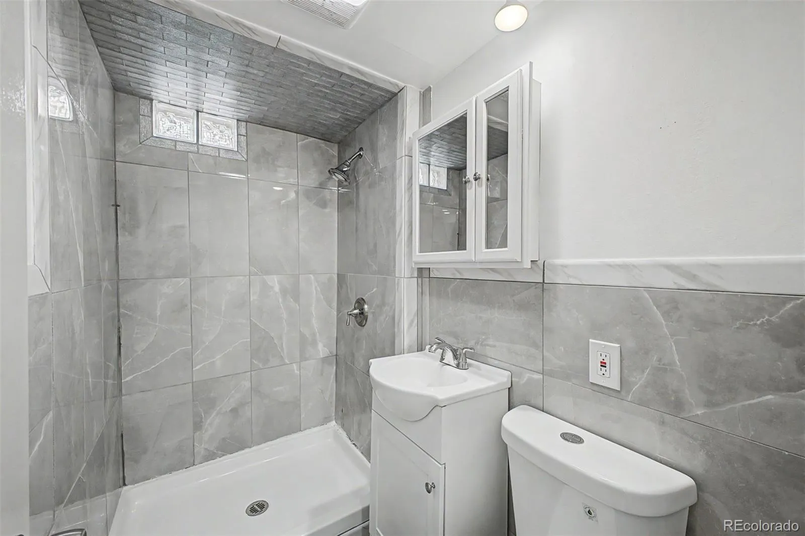 35 S Meade Street Denver CO 80219 MLS #REC2169441 05282026014104 1600 22