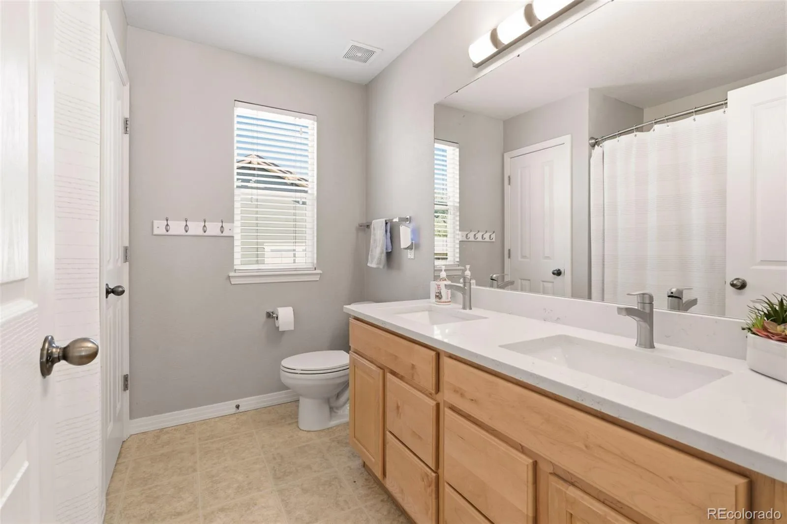 14363 Waterside Lane Broomfield CO 80023 MLS #REC2170529 07162026222910 1600 22