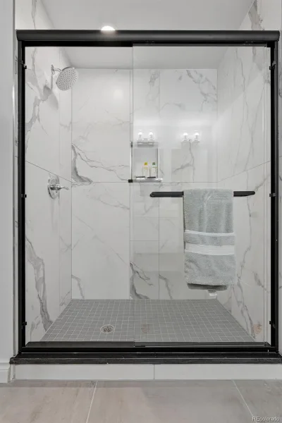 2060 Dover Street Lakewood CO 80215 MLS #REC2170823 06092026071355 800 19
