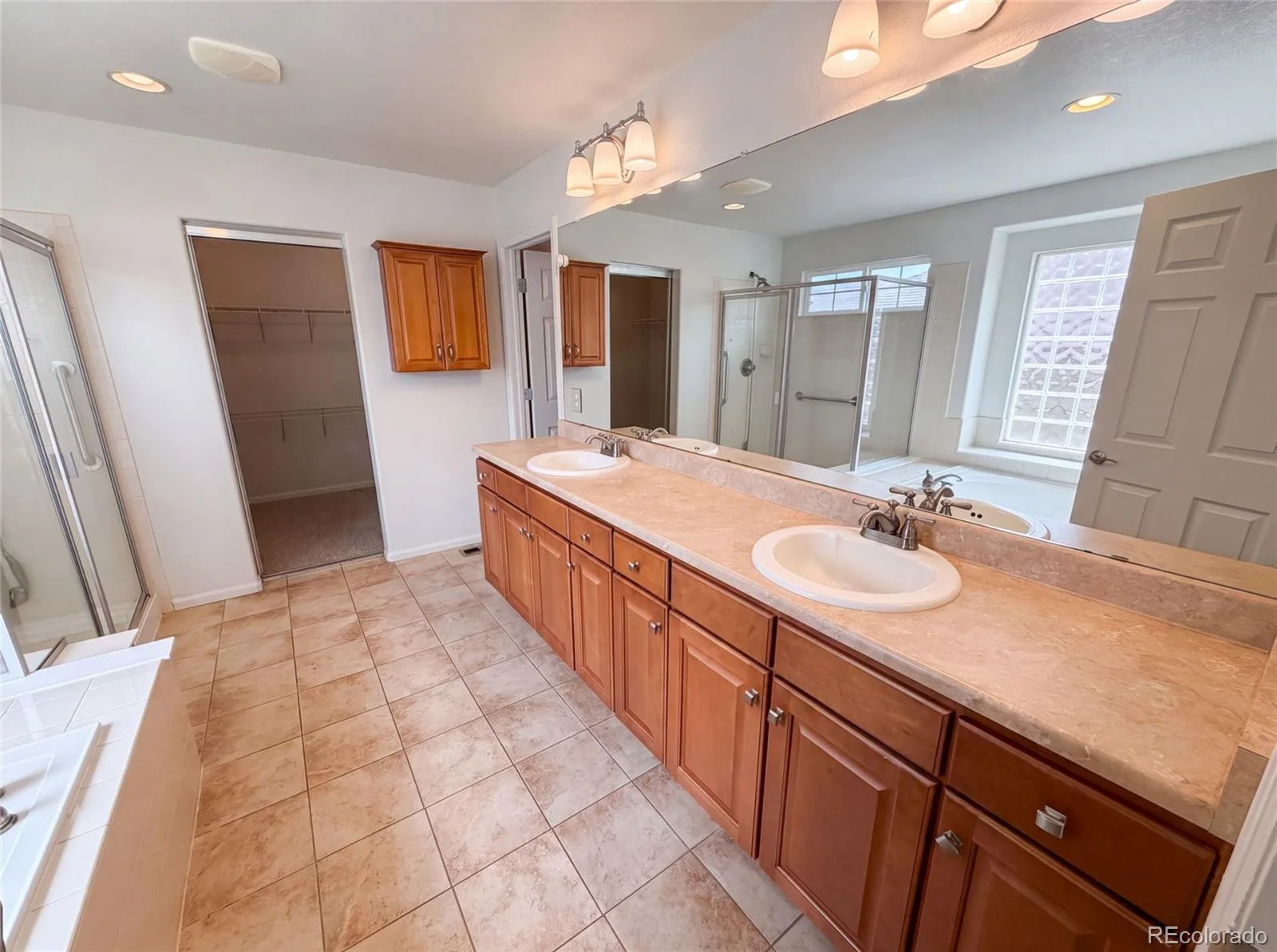 2802 S Ireland Way Aurora CO 80013 | MLS #REC2171589 08062026164301 1600 13
