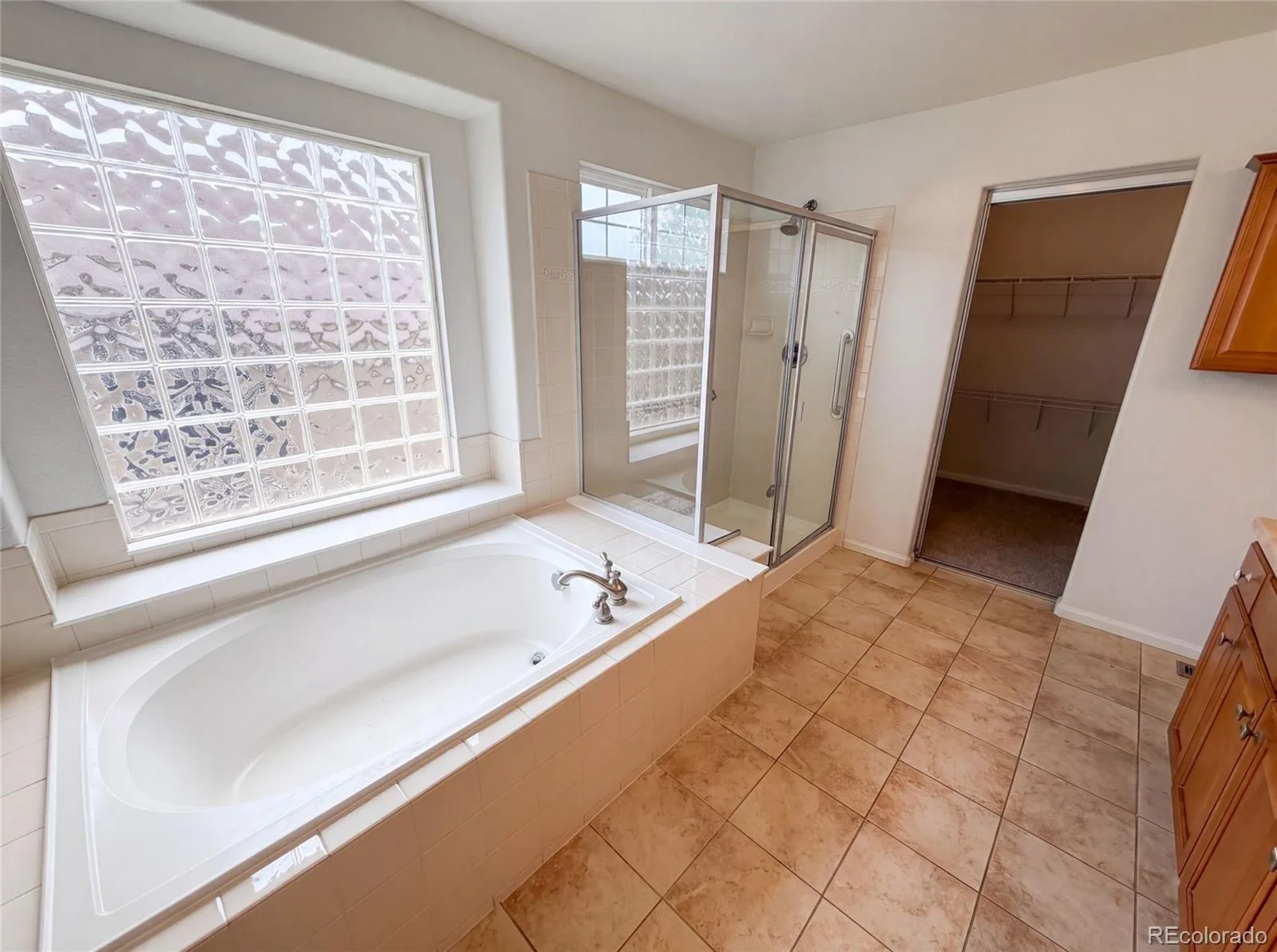 2802 S Ireland Way Aurora CO 80013 | MLS #REC2171589 08062026164301 1600 14