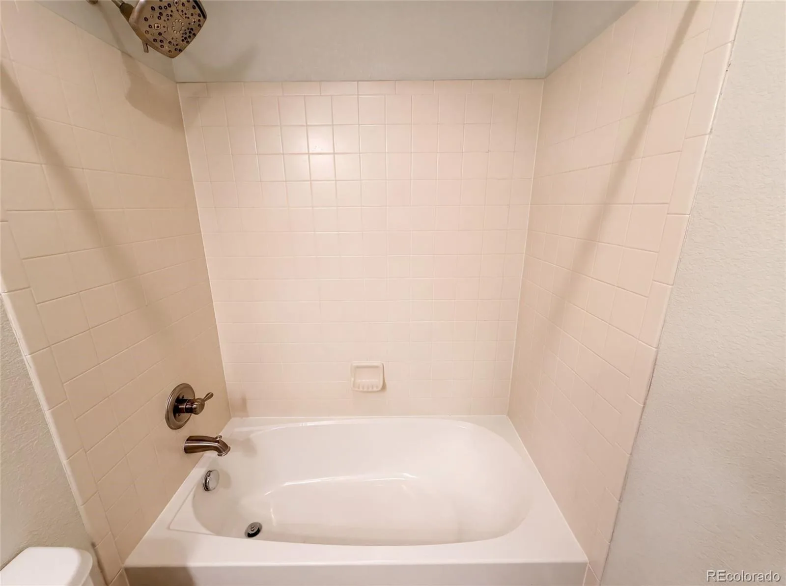 2802 S Ireland Way Aurora CO 80013 | MLS #REC2171589 08062026164301 1600 17
