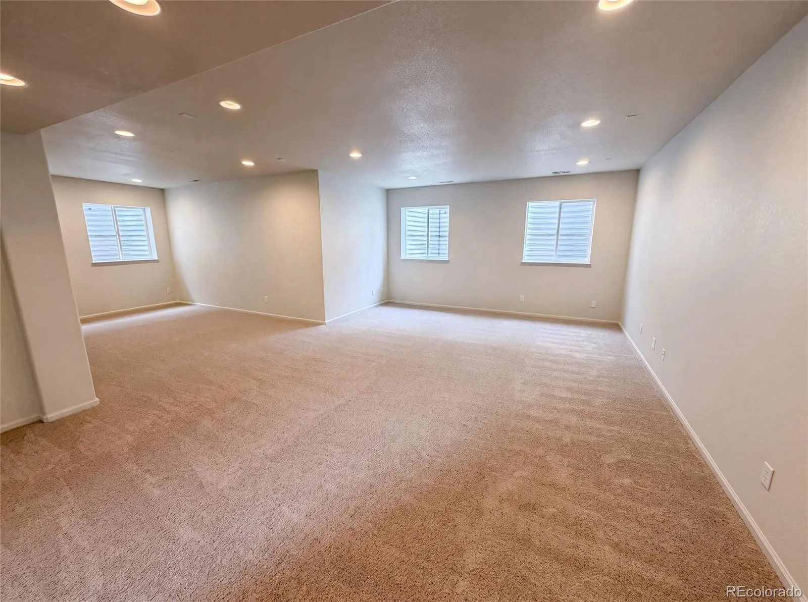 2802 S Ireland Way Aurora CO 80013 | MLS #REC2171589 08062026164301 1600 18