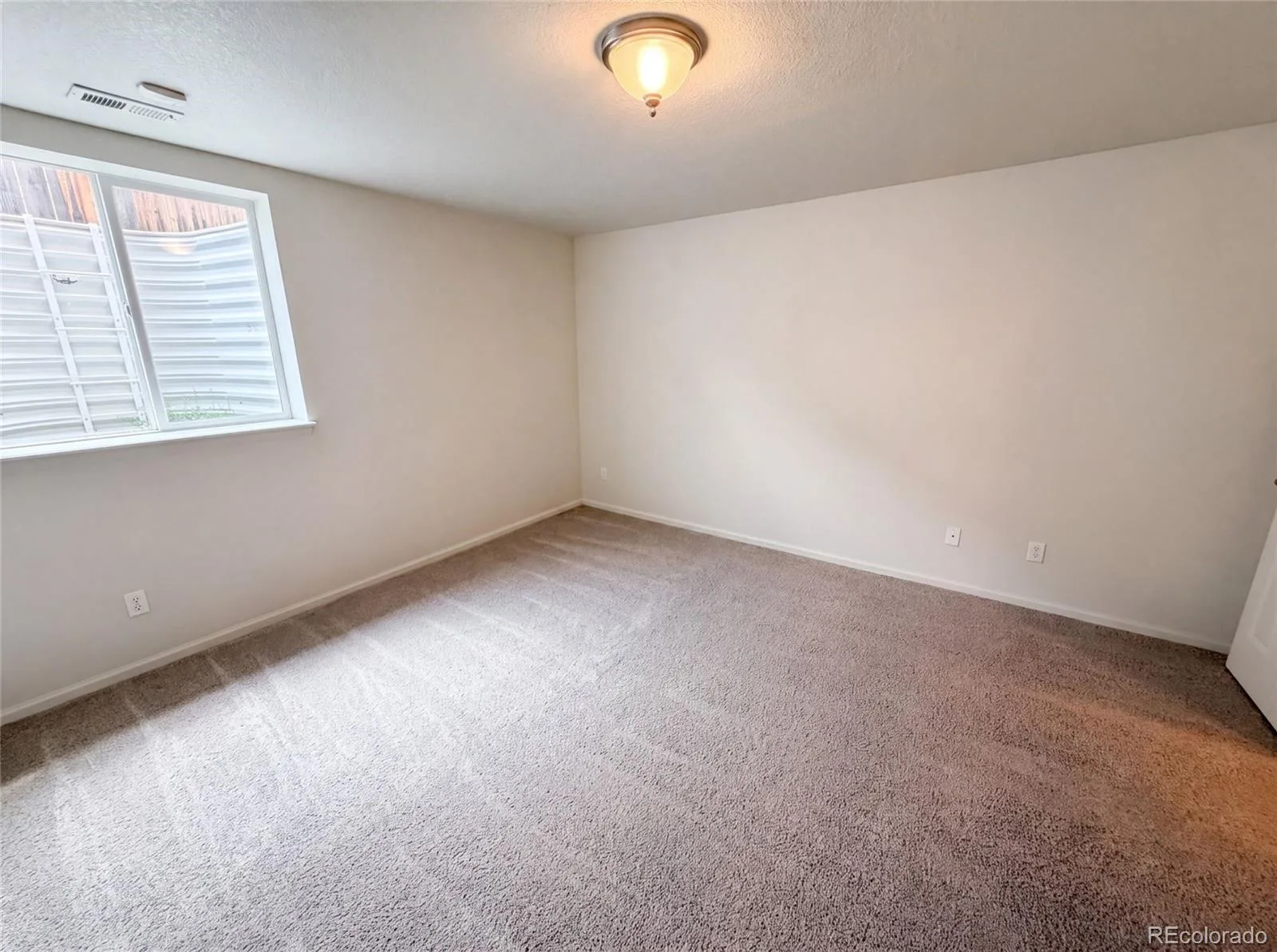 2802 S Ireland Way Aurora CO 80013 | MLS #REC2171589 08062026164301 1600 22