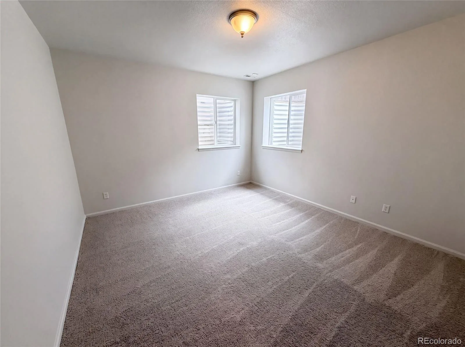 2802 S Ireland Way Aurora CO 80013 | MLS #REC2171589 08062026164301 1600 24
