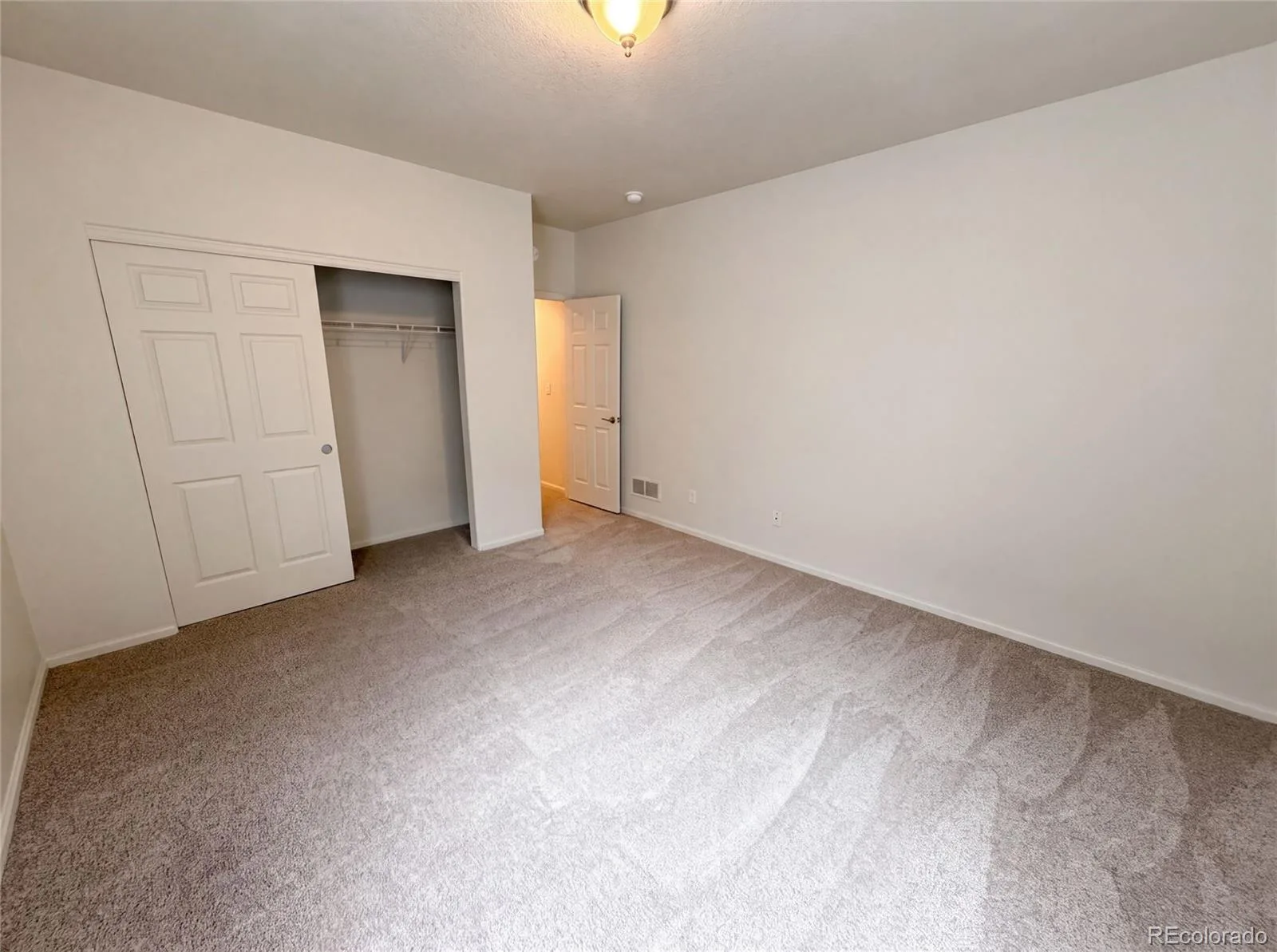 2802 S Ireland Way Aurora CO 80013 | MLS #REC2171589 08062026164301 1600 25