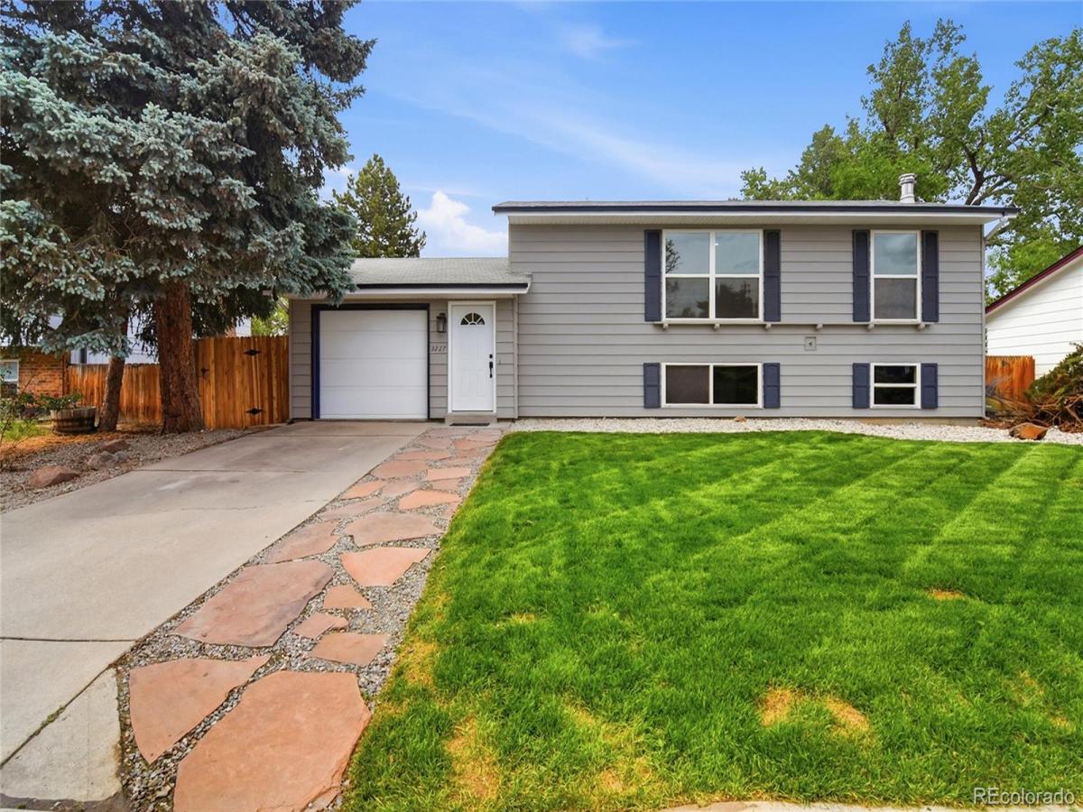 3227 S Hoyt Way Lakewood CO 80227 | MLS #REC2171593 MLS #REC2171593 image #0