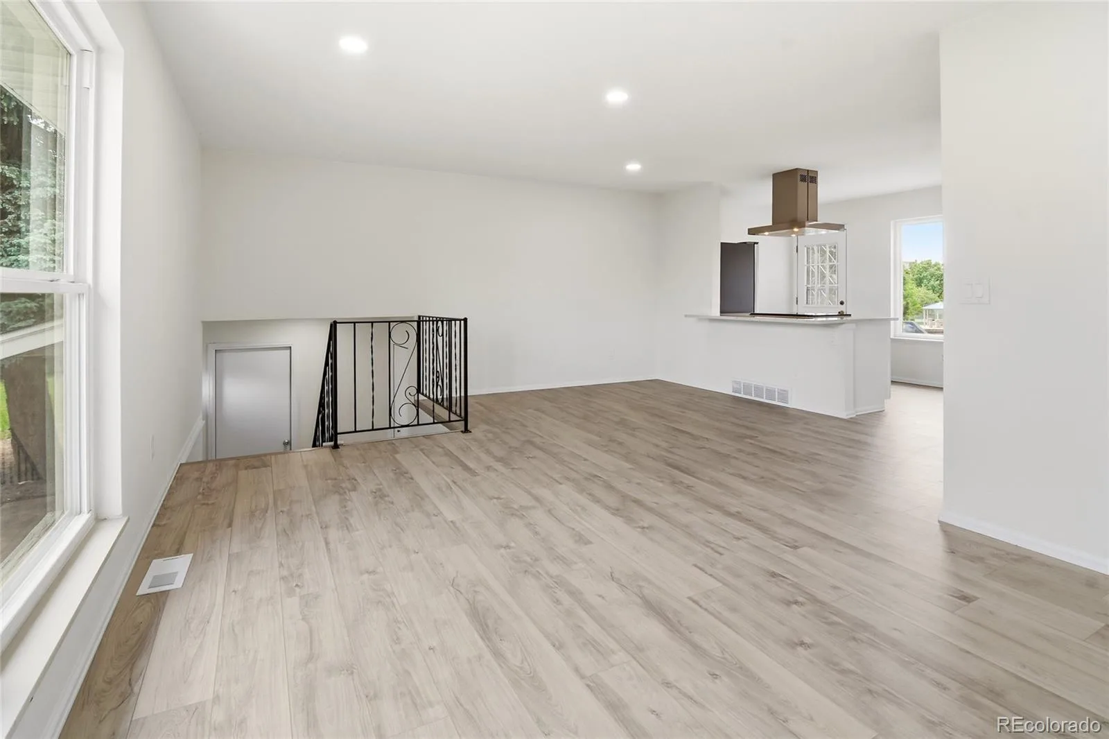 3227 S Hoyt Way Lakewood CO 80227 | MLS #REC2171593 07282026000611 1600 13