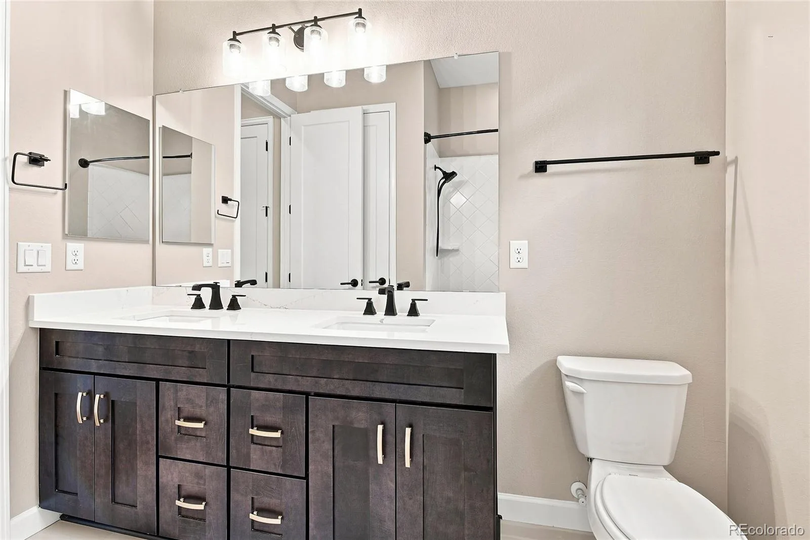 6980 S Yantley Court Aurora CO 80016 | MLS #REC2173904 08282026163756 1600 19