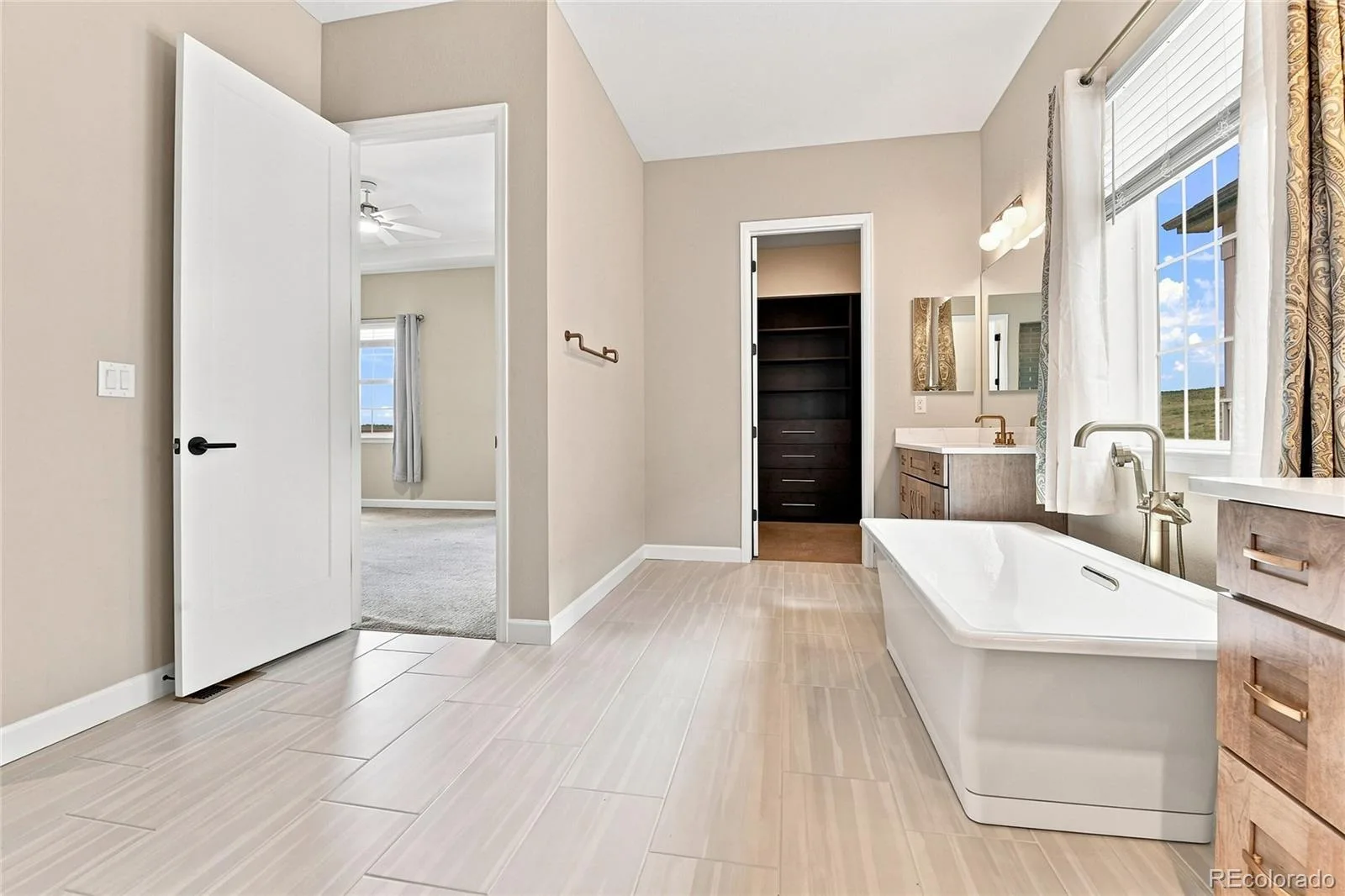 6980 S Yantley Court Aurora CO 80016 | MLS #REC2173904 08282026163756 1600 24