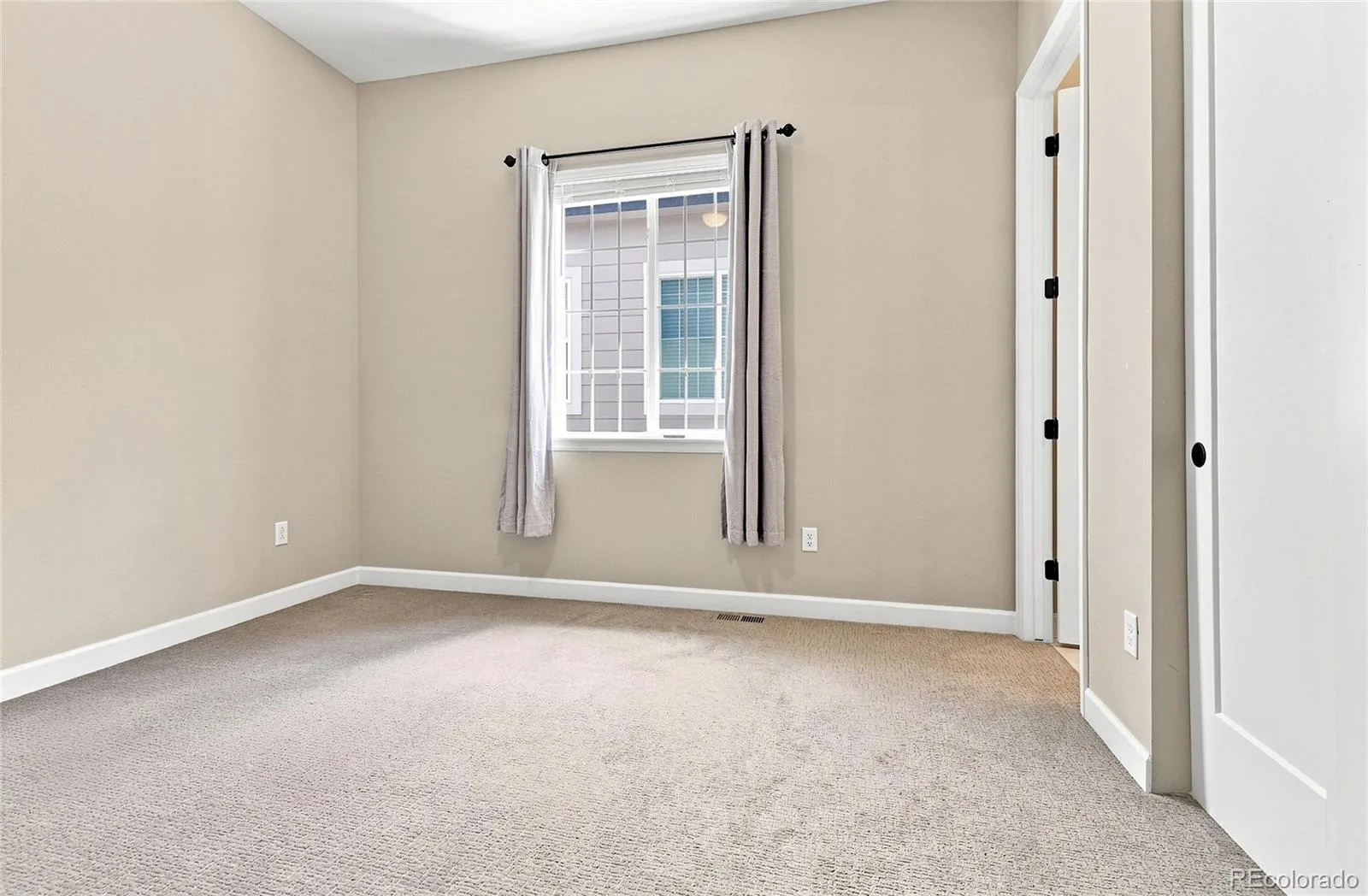 6980 S Yantley Court Aurora CO 80016 | MLS #REC2173904 08282026163756 1600 26