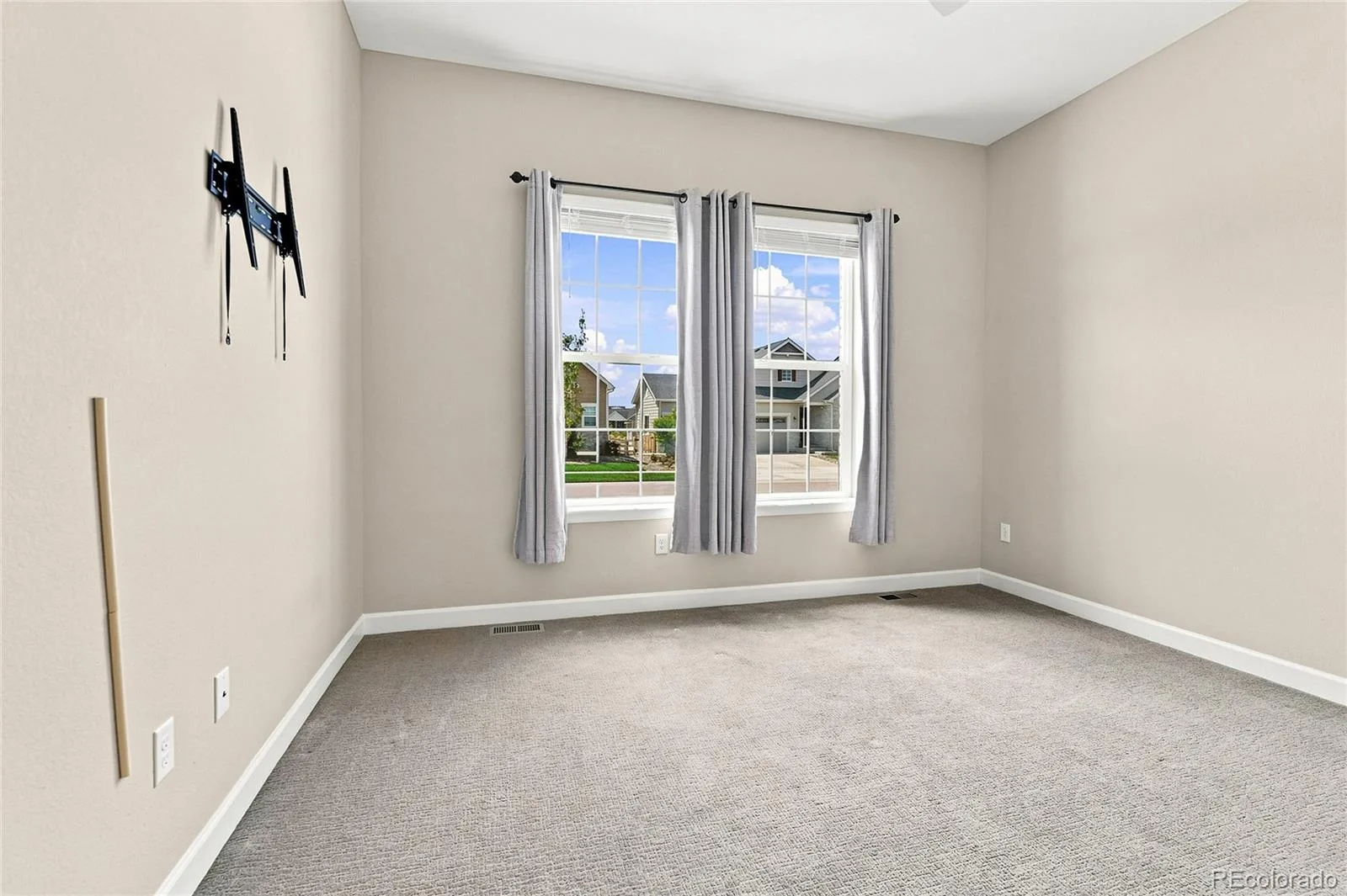 6980 S Yantley Court Aurora CO 80016 | MLS #REC2173904 08282026163756 1600 28