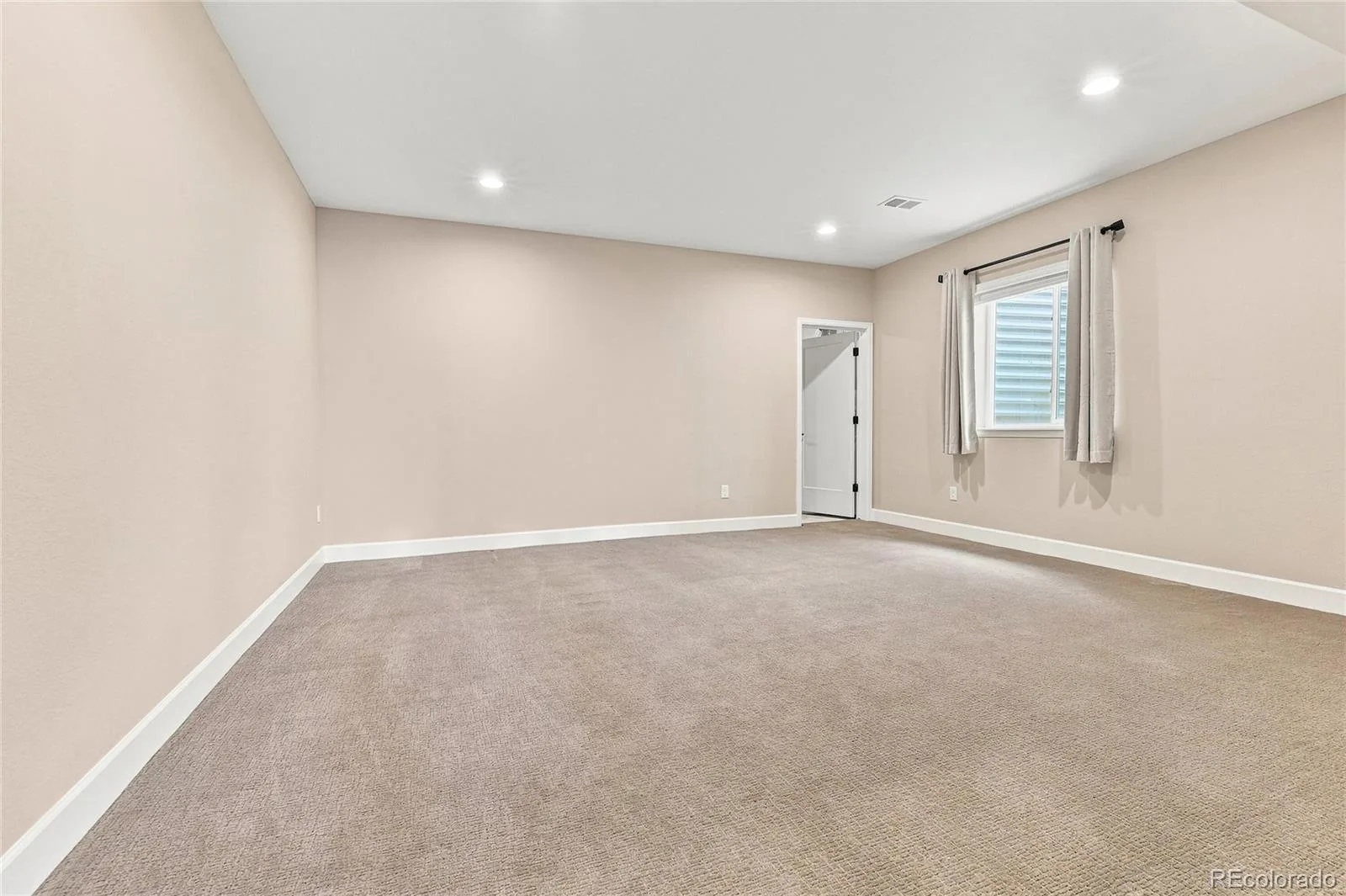 6980 S Yantley Court Aurora CO 80016 | MLS #REC2173904 08282026163756 1600 29