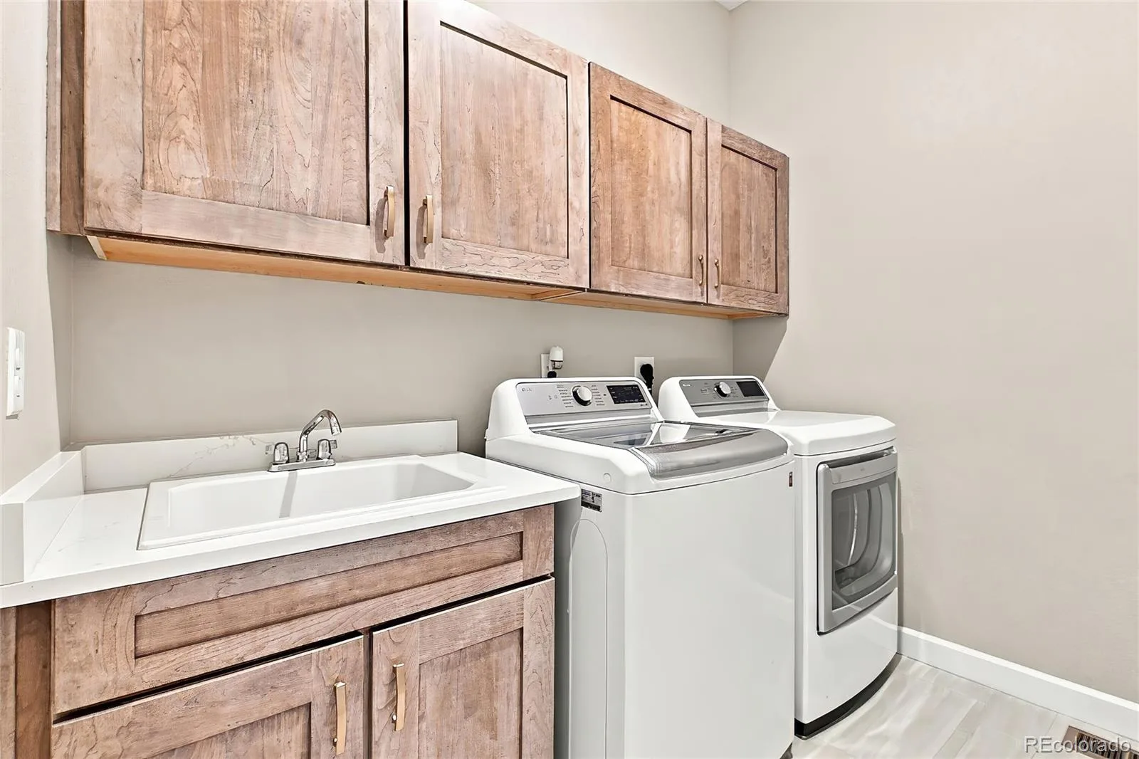 6980 S Yantley Court Aurora CO 80016 | MLS #REC2173904 08282026163756 1600 33