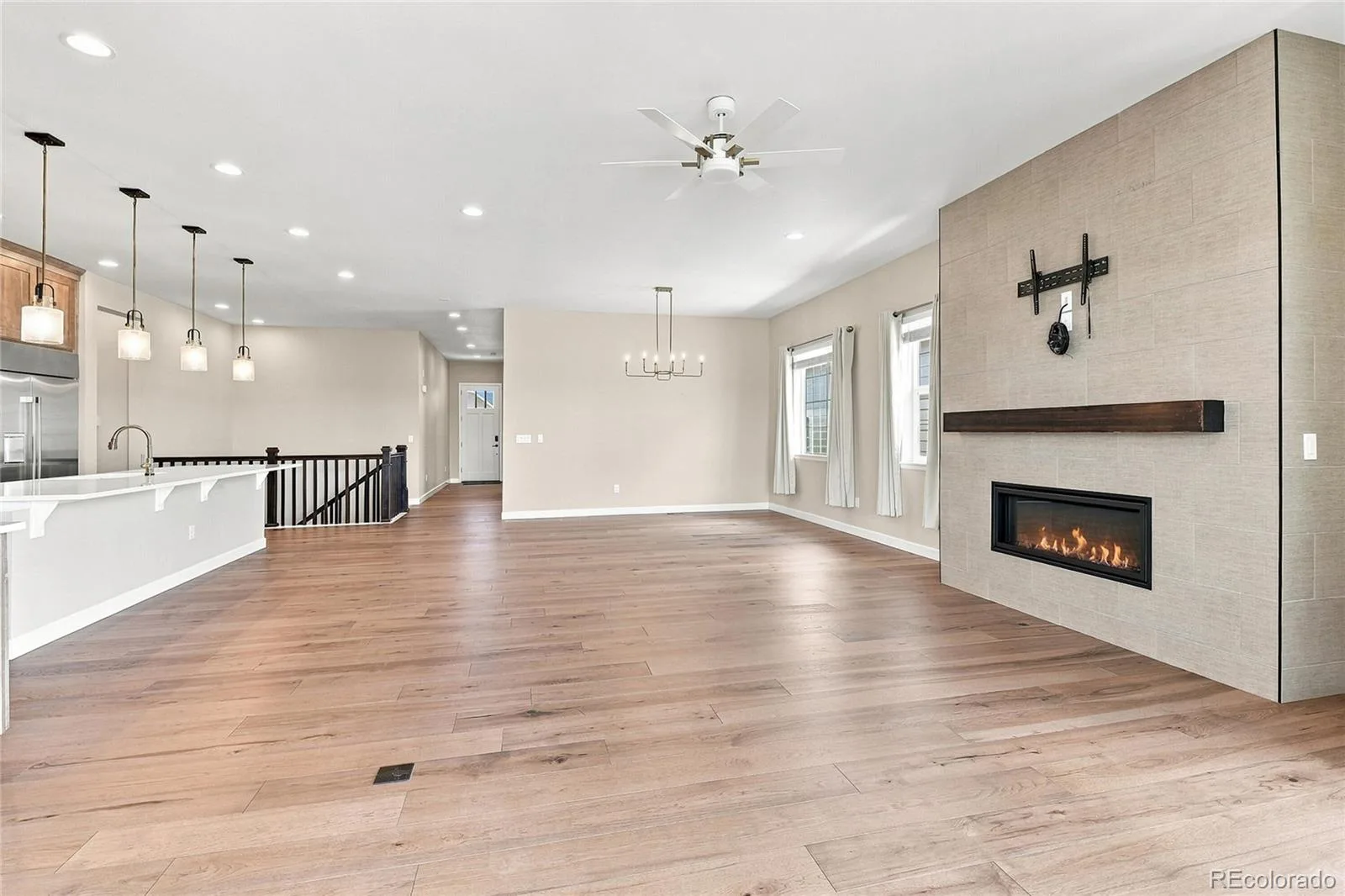 6980 S Yantley Court Aurora CO 80016 | MLS #REC2173904 08282026163756 1600 6