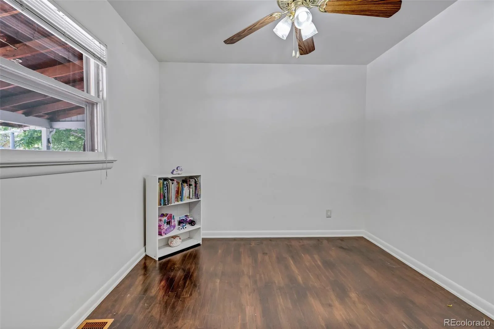 172 S Lowell Boulevard Denver CO 80219 MLS #REC2175392 05282026132458 1600 18