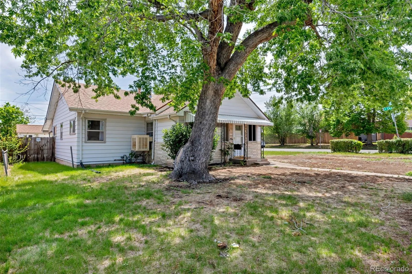 172 S Lowell Boulevard Denver CO 80219 MLS #REC2175392 05282026132458 1600 26