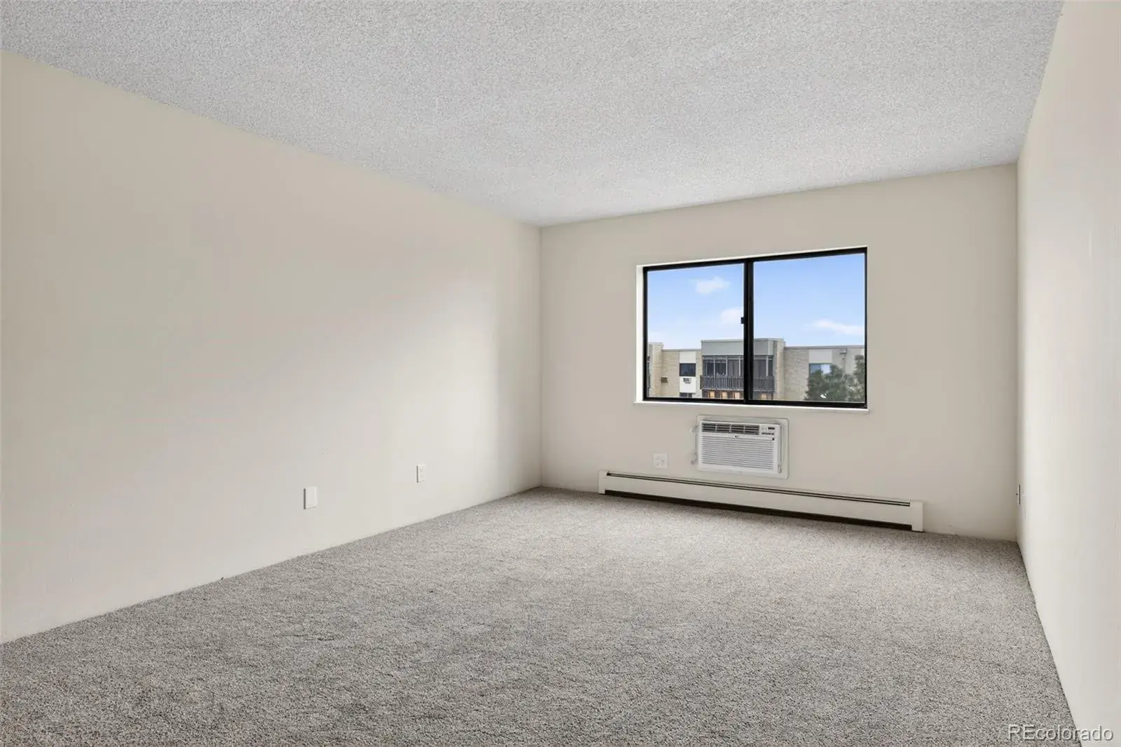 14001 E Marina Drive #606 Aurora CO 80014 MLS #REC2176672 02062026002644 1600 24