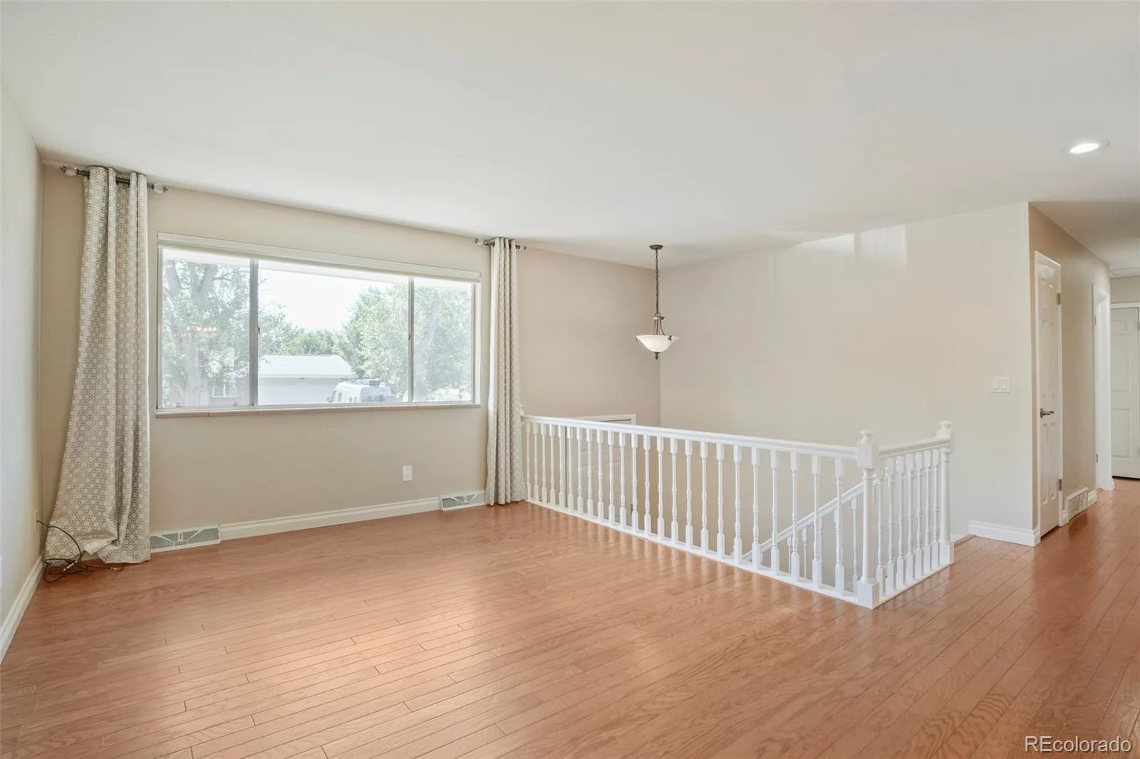 6689 S Delaware Street Littleton CO 80120 | MLS #REC2178221 08112026165003 1600 15