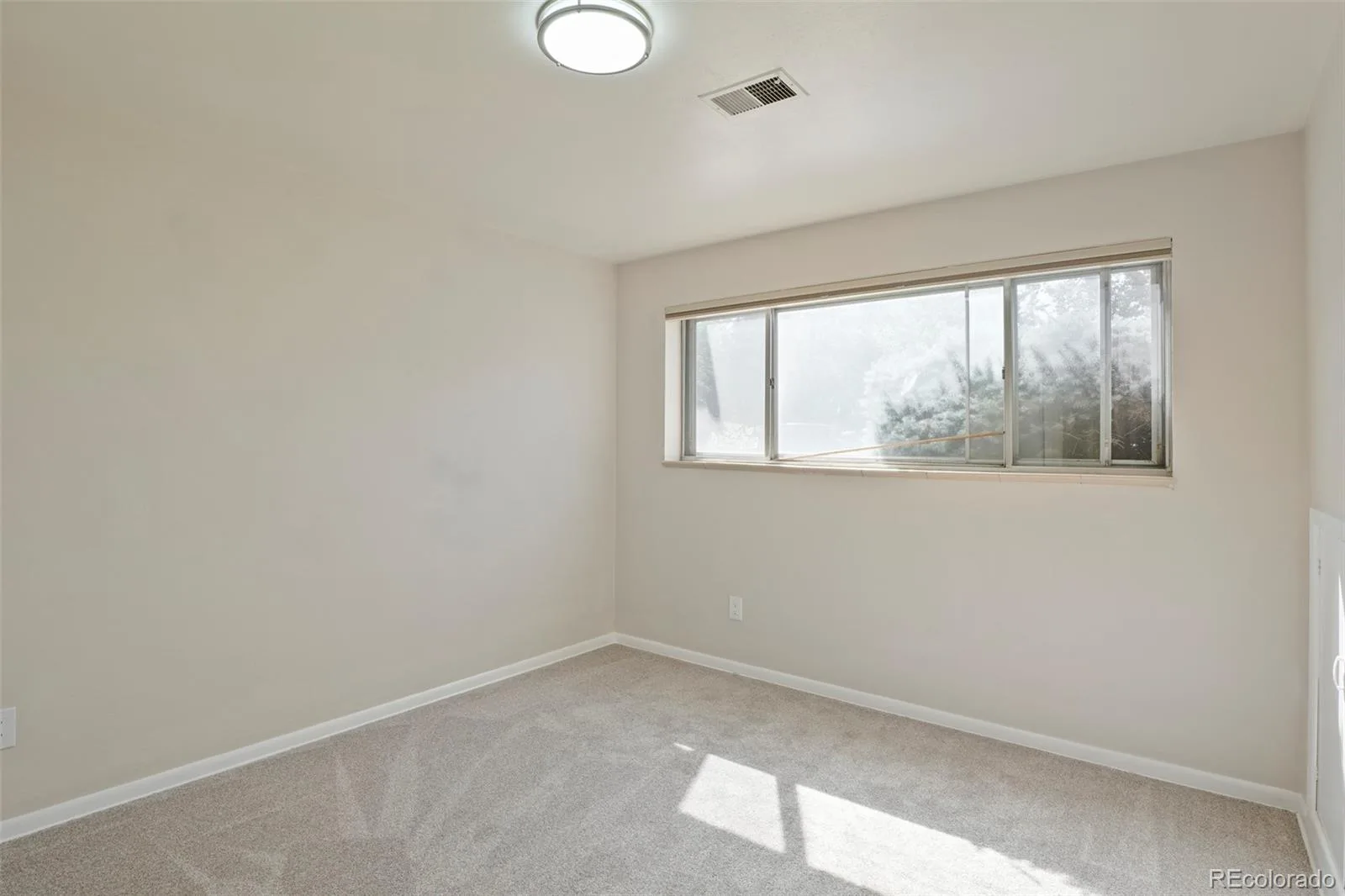 6689 S Delaware Street Littleton CO 80120 | MLS #REC2178221 08112026165003 1600 20