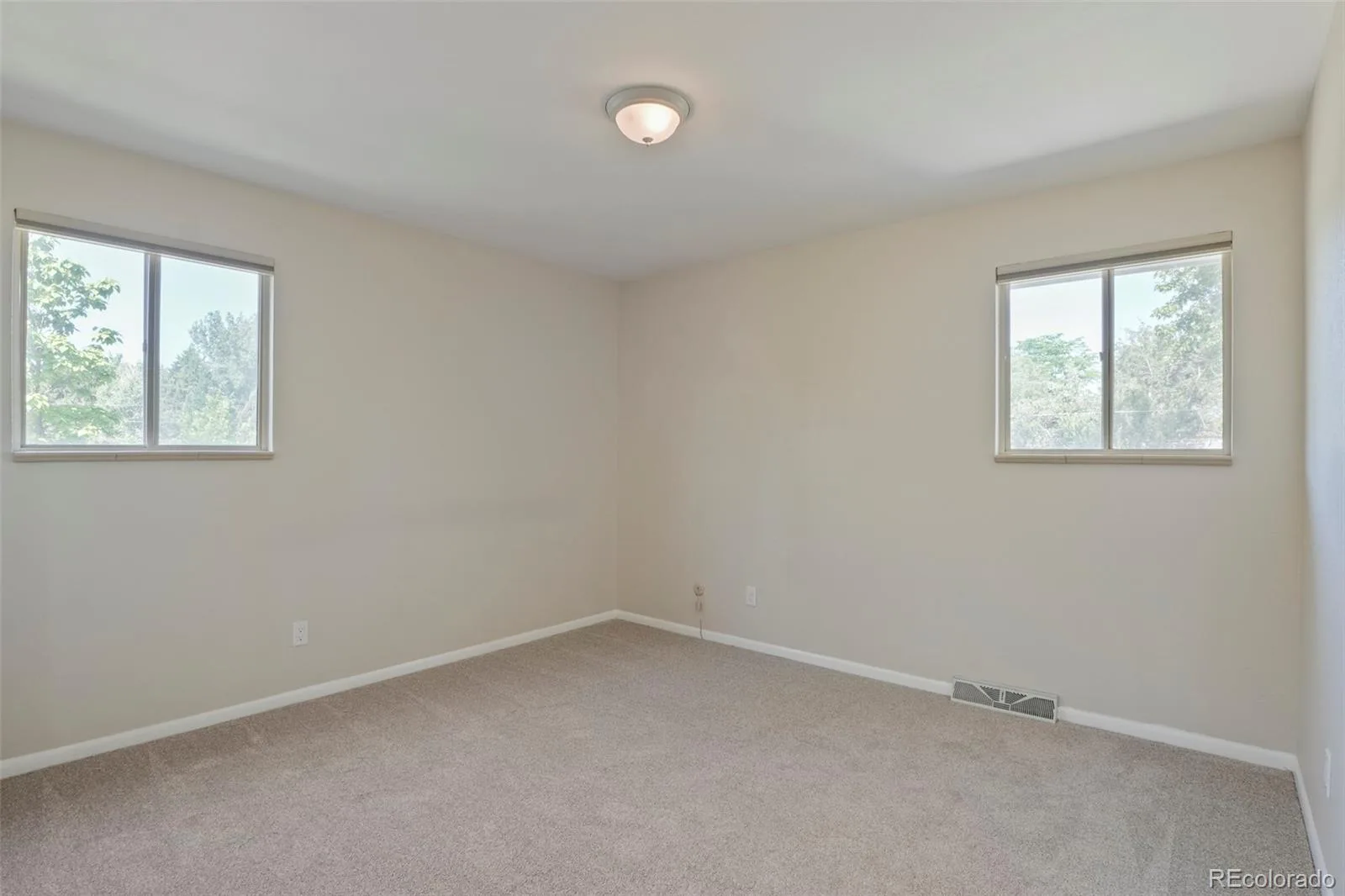 6689 S Delaware Street Littleton CO 80120 | MLS #REC2178221 08112026165003 1600 23