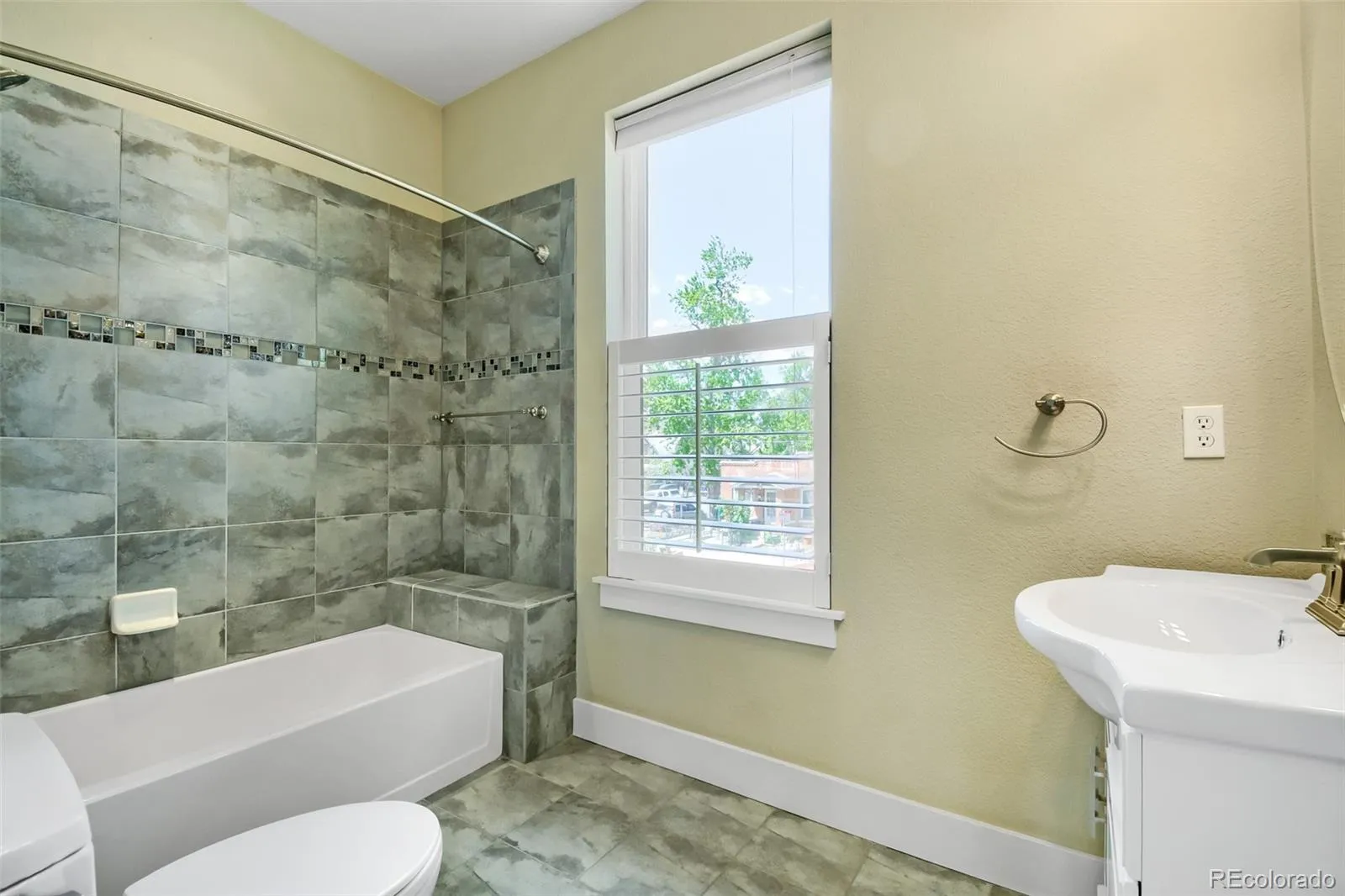 3384 W 33rd Avenue Denver CO 80211 MLS #REC2180876 05072026235708 1600 22