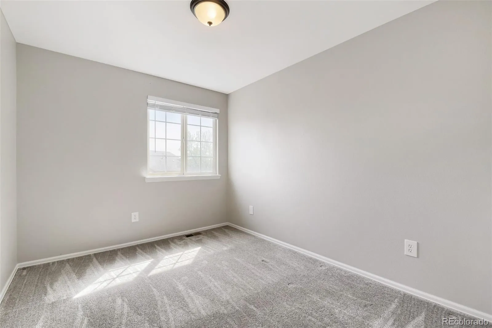 04162026204213 1600 18