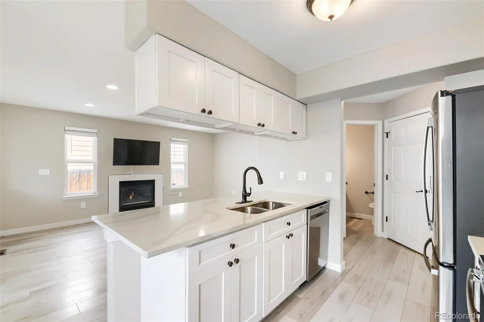 04162026204213 1600 7