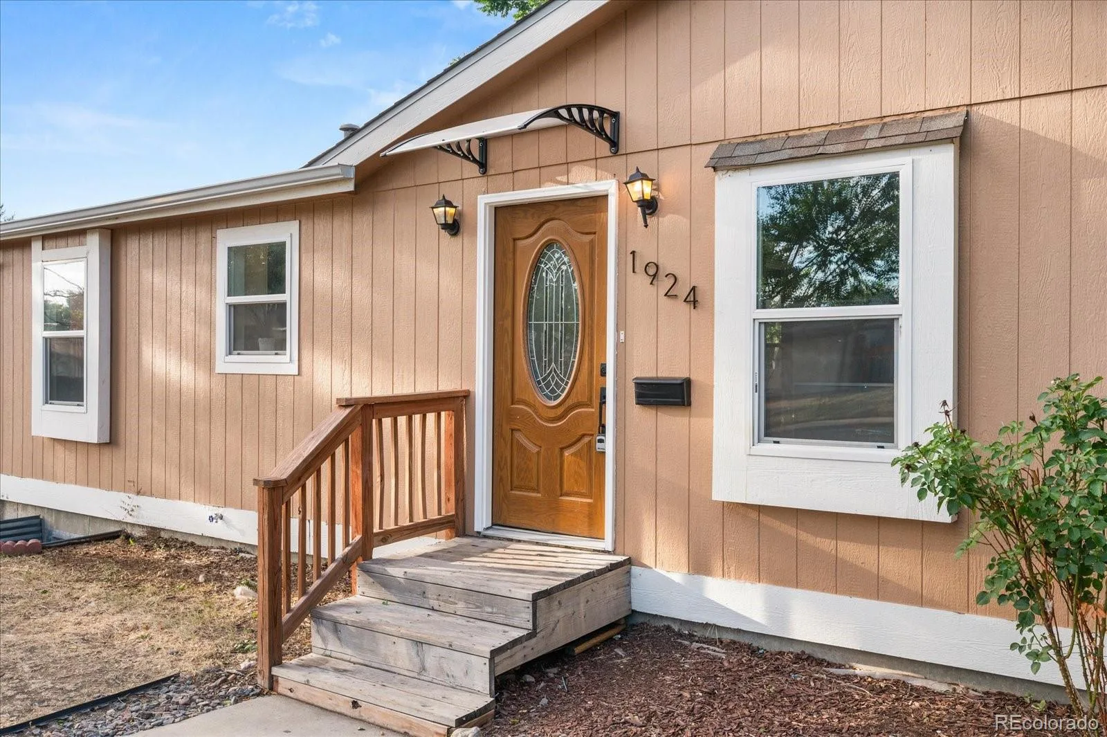 1924 W Asbury Avenue Denver CO 80223 | MLS #REC2183617 07092026223452 1600 15