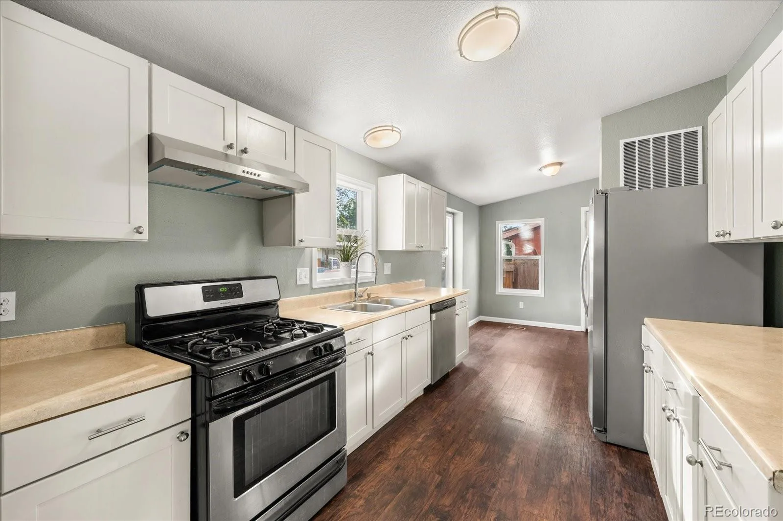 1924 W Asbury Avenue Denver CO 80223 | MLS #REC2183617 07092026223452 1600 9
