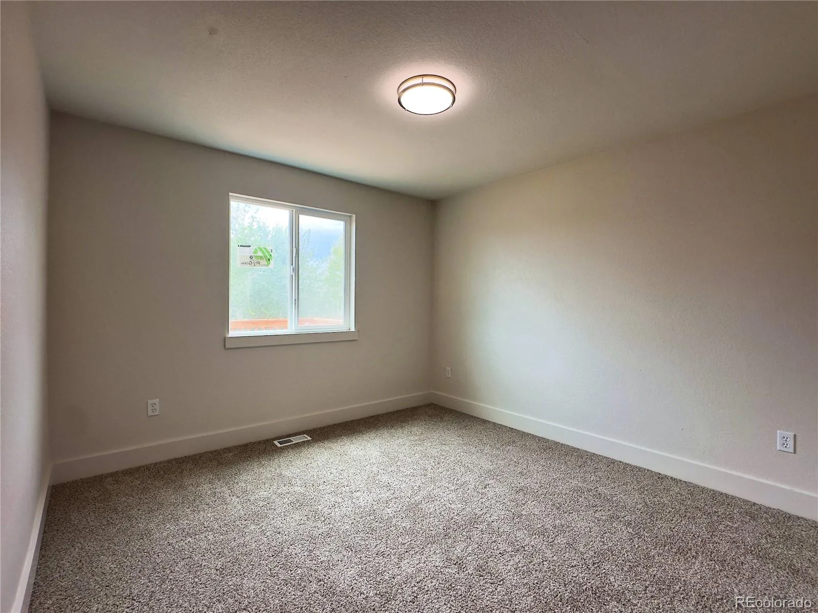 5128 Columbus Way Denver CO 80239 | MLS #REC2184636 07242026234606 1600 11