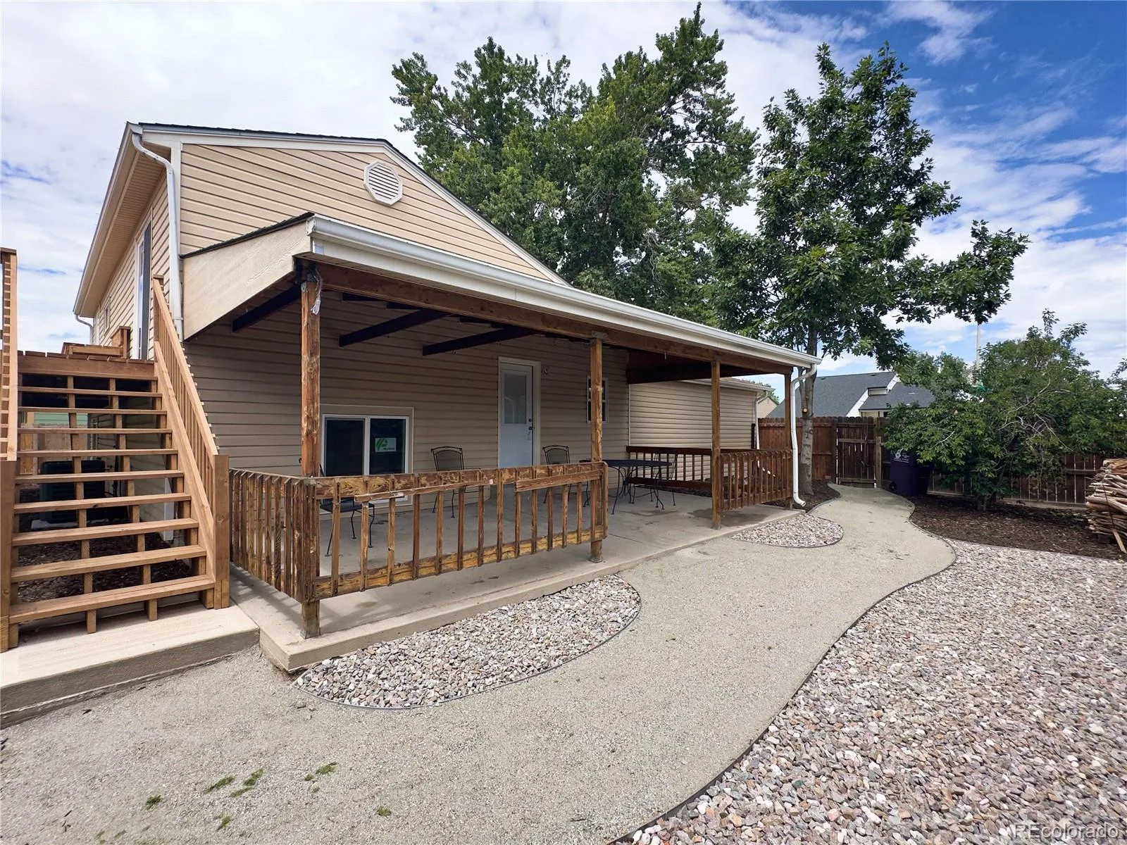 5128 Columbus Way Denver CO 80239 | MLS #REC2184636 07242026234606 1600 18