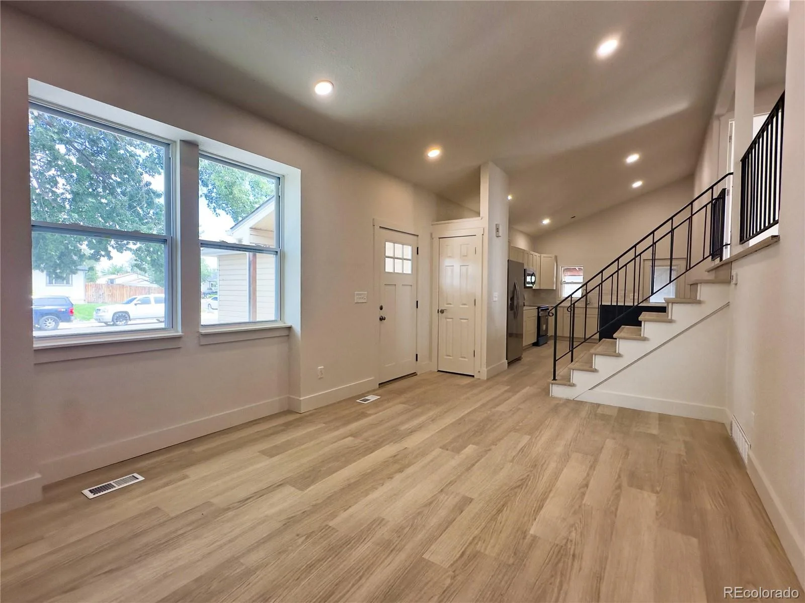 5128 Columbus Way Denver CO 80239 | MLS #REC2184636 07242026234606 1600 3