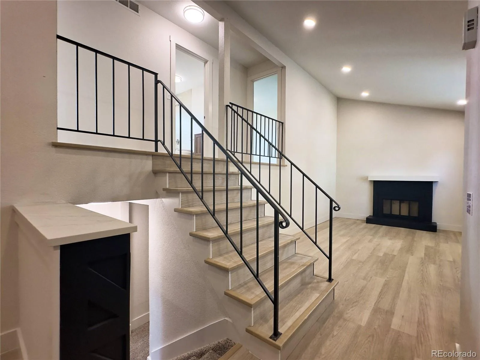 5128 Columbus Way Denver CO 80239 | MLS #REC2184636 07242026234606 1600 6