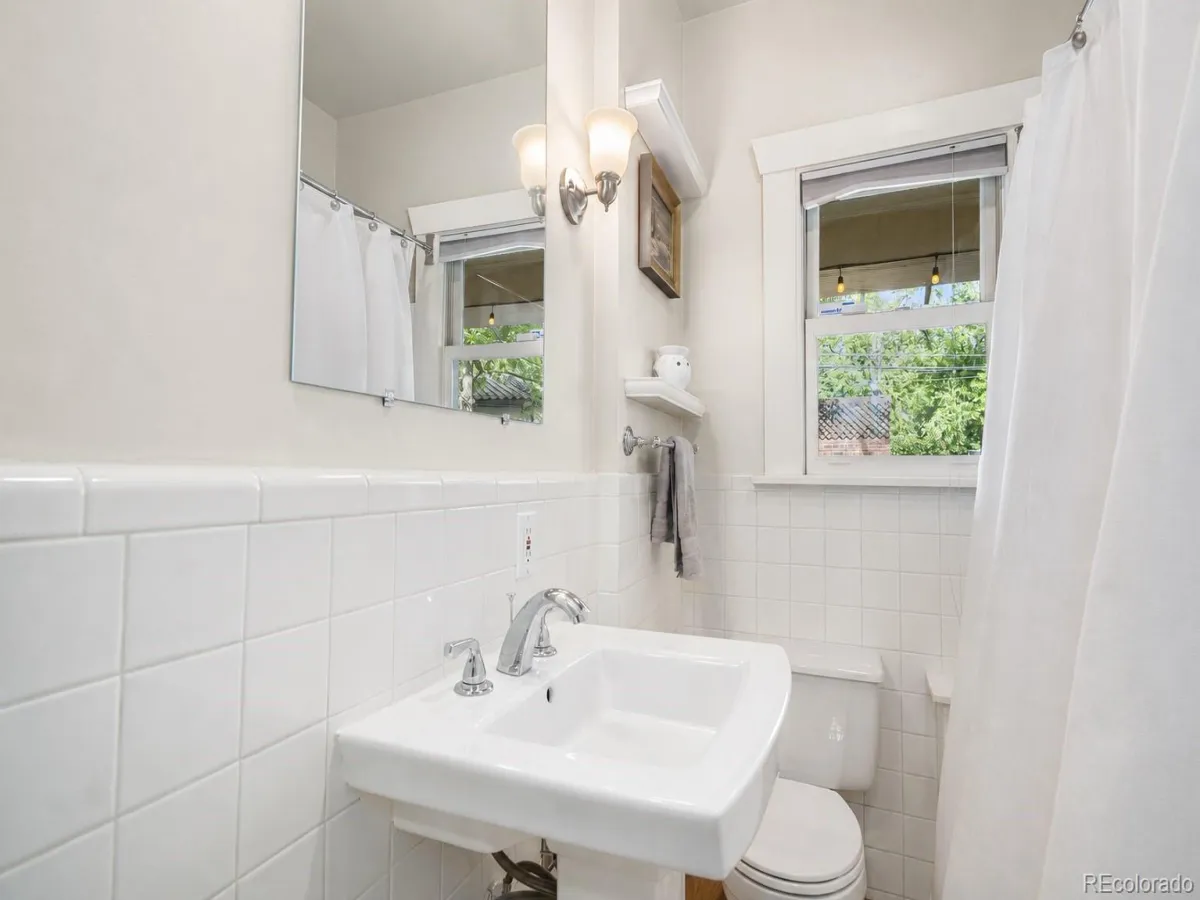 726 S Corona Street Denver CO 80209 MLS #REC2185548 05132026084914 1200 21