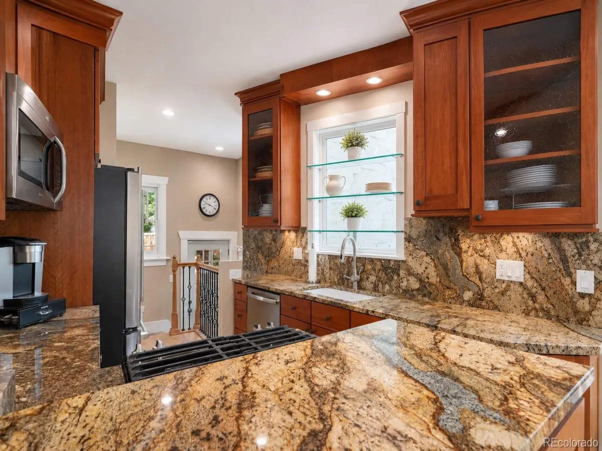 726 S Corona Street Denver CO 80209 MLS #REC2185548 05132026084914 1200 8