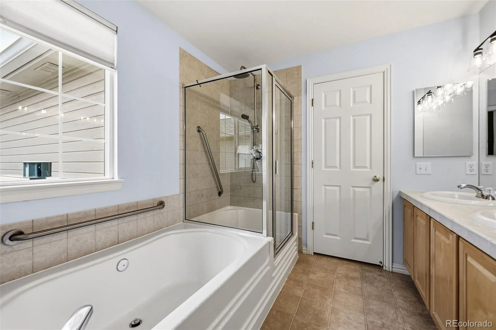 658 S Yarrow Street Lakewood CO 80226 | MLS #REC2186638 06032026224154 1600 21