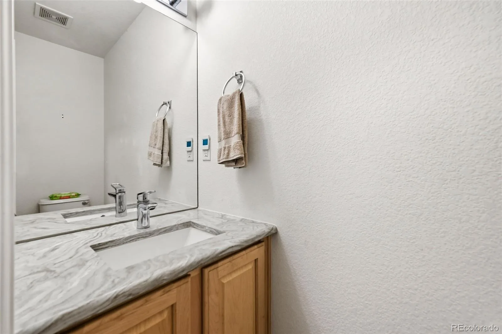 658 S Yarrow Street Lakewood CO 80226 | MLS #REC2186638 06032026224154 1600 23